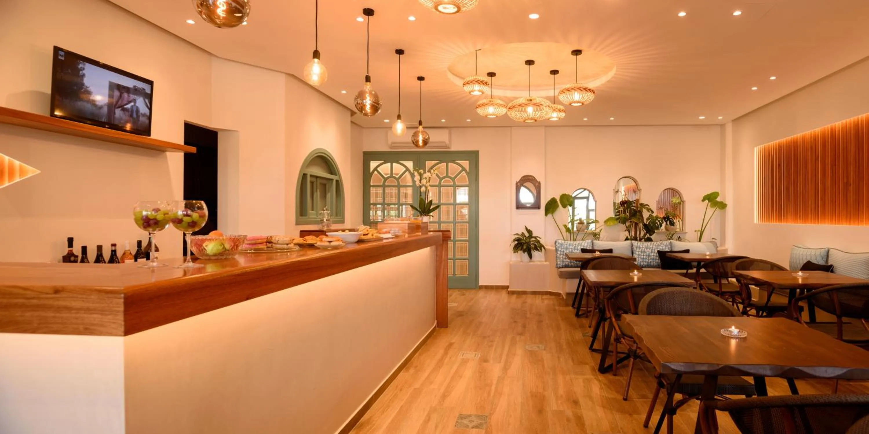 Breakfast in Armonia