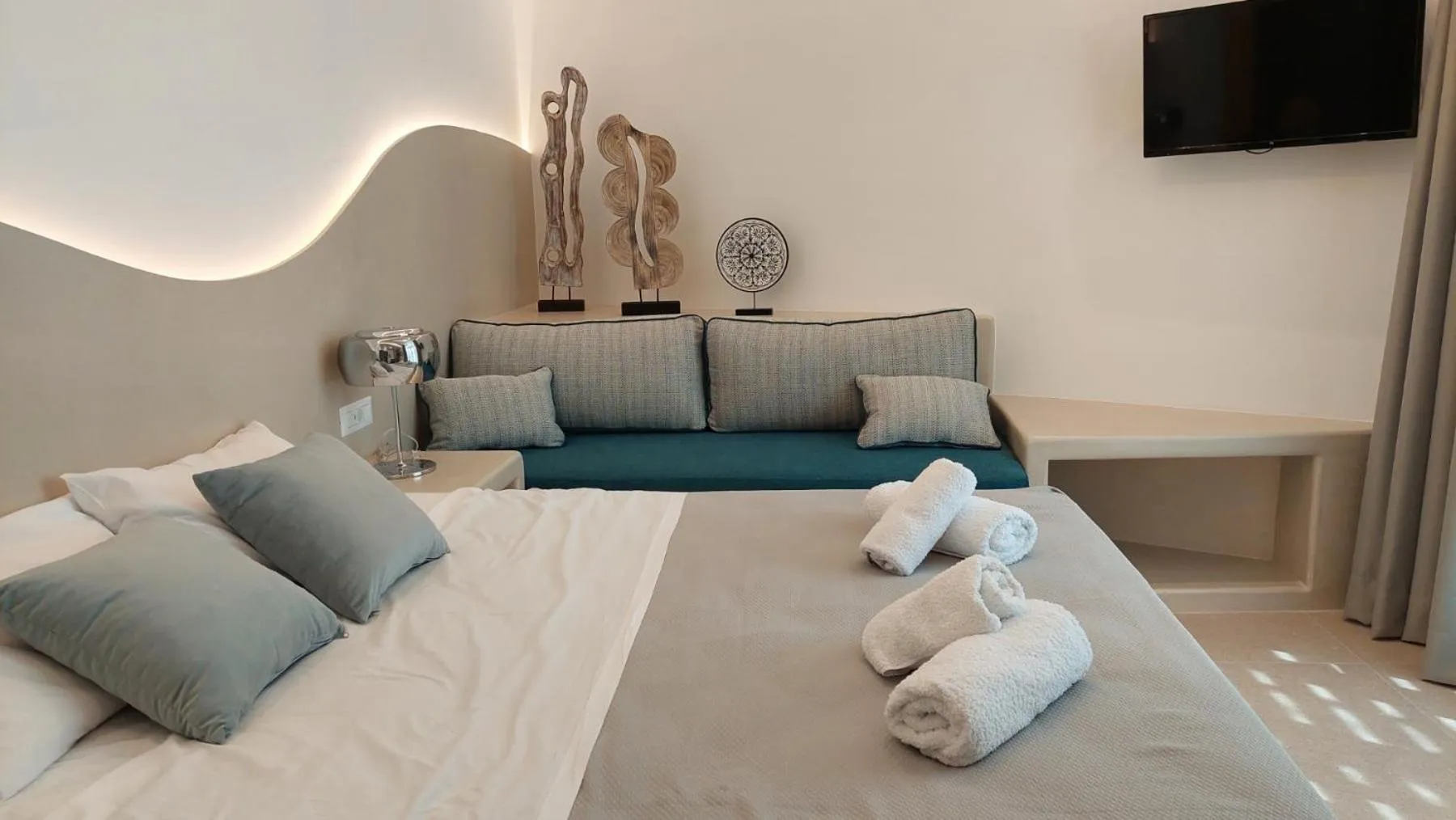 Bedroom, Bed in Armonia