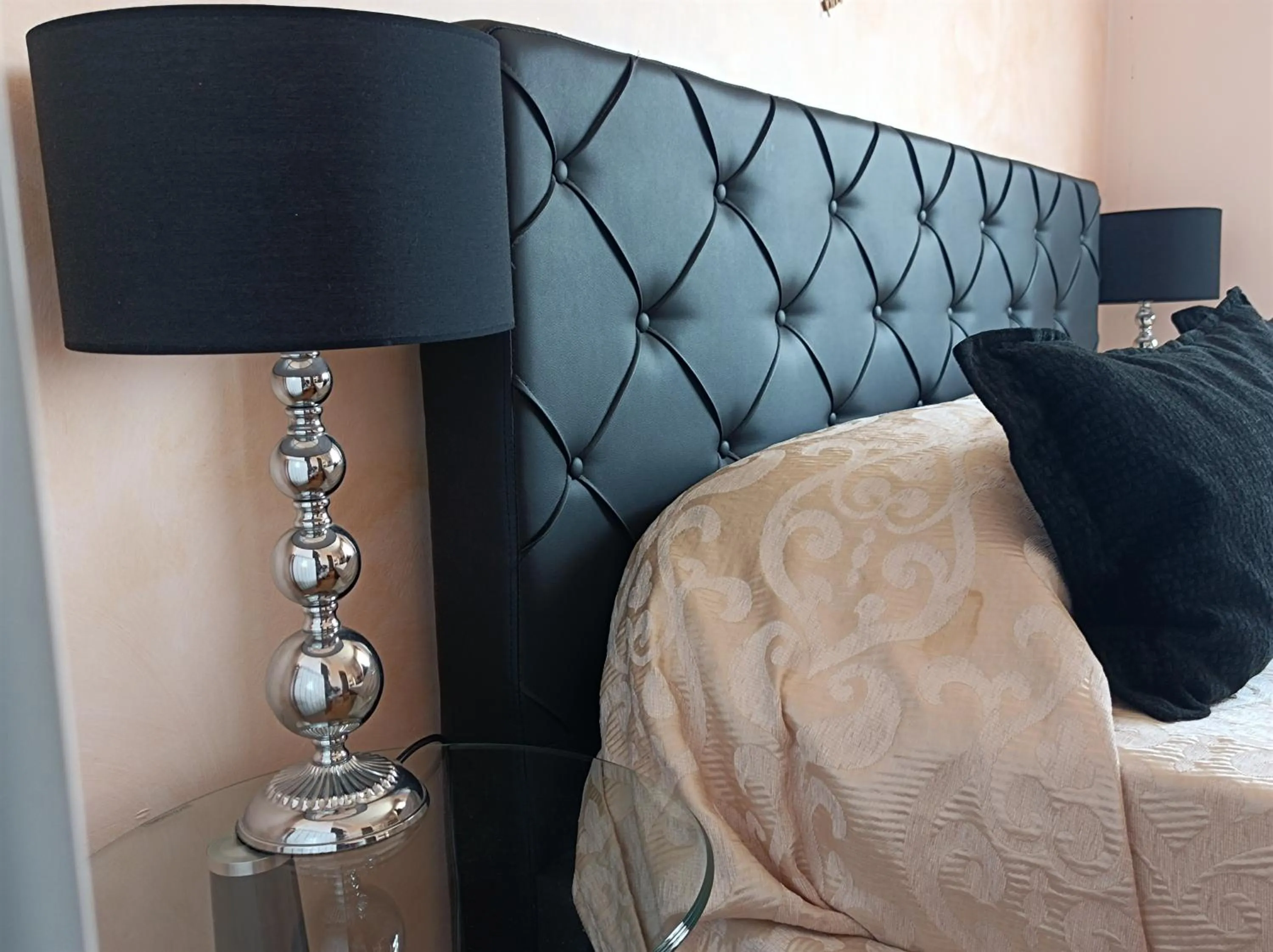 Decorative detail, Bed in B&B La Casa Di El