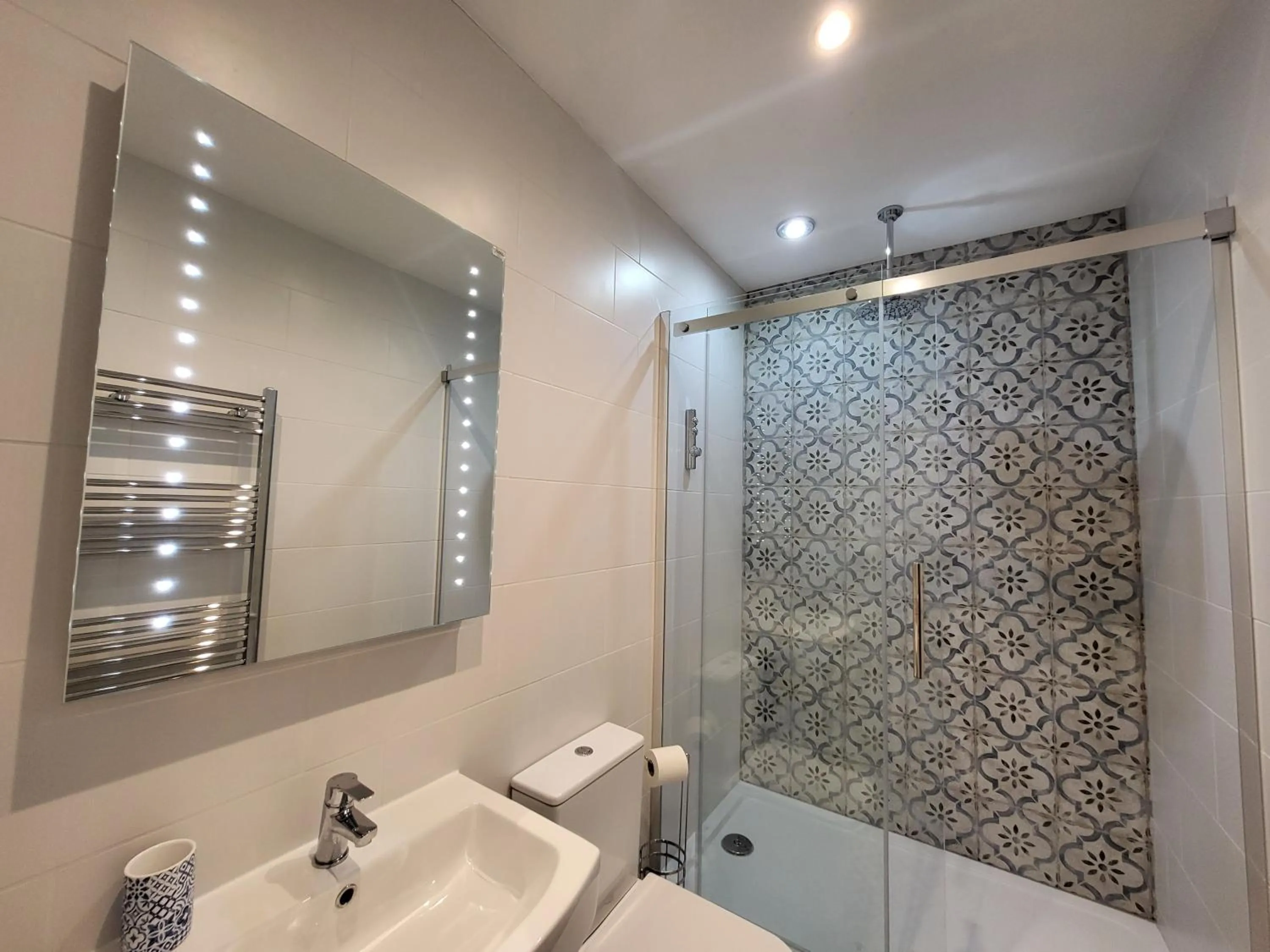 Shower in St George's Guest House