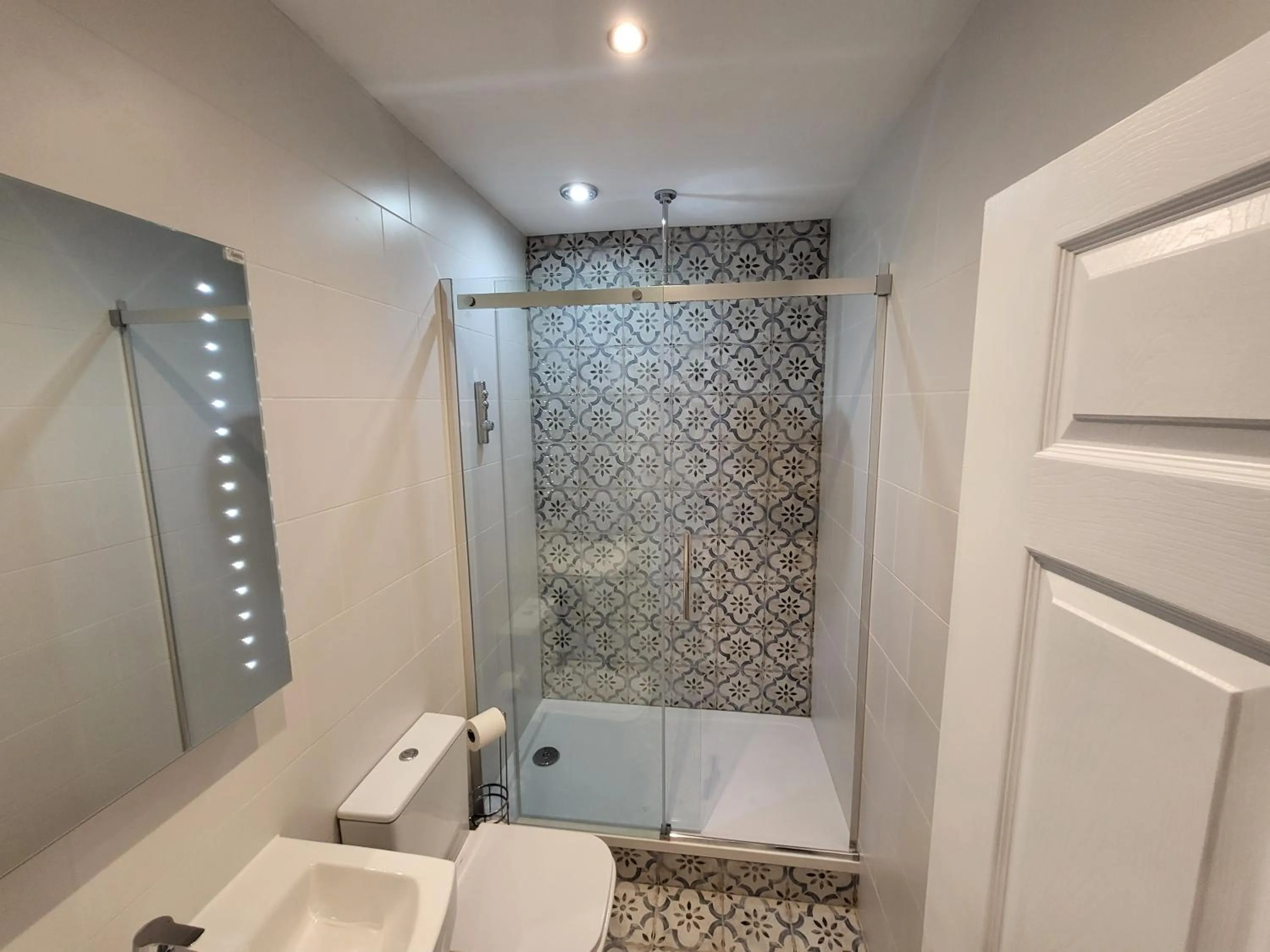 Shower in St George's Guest House