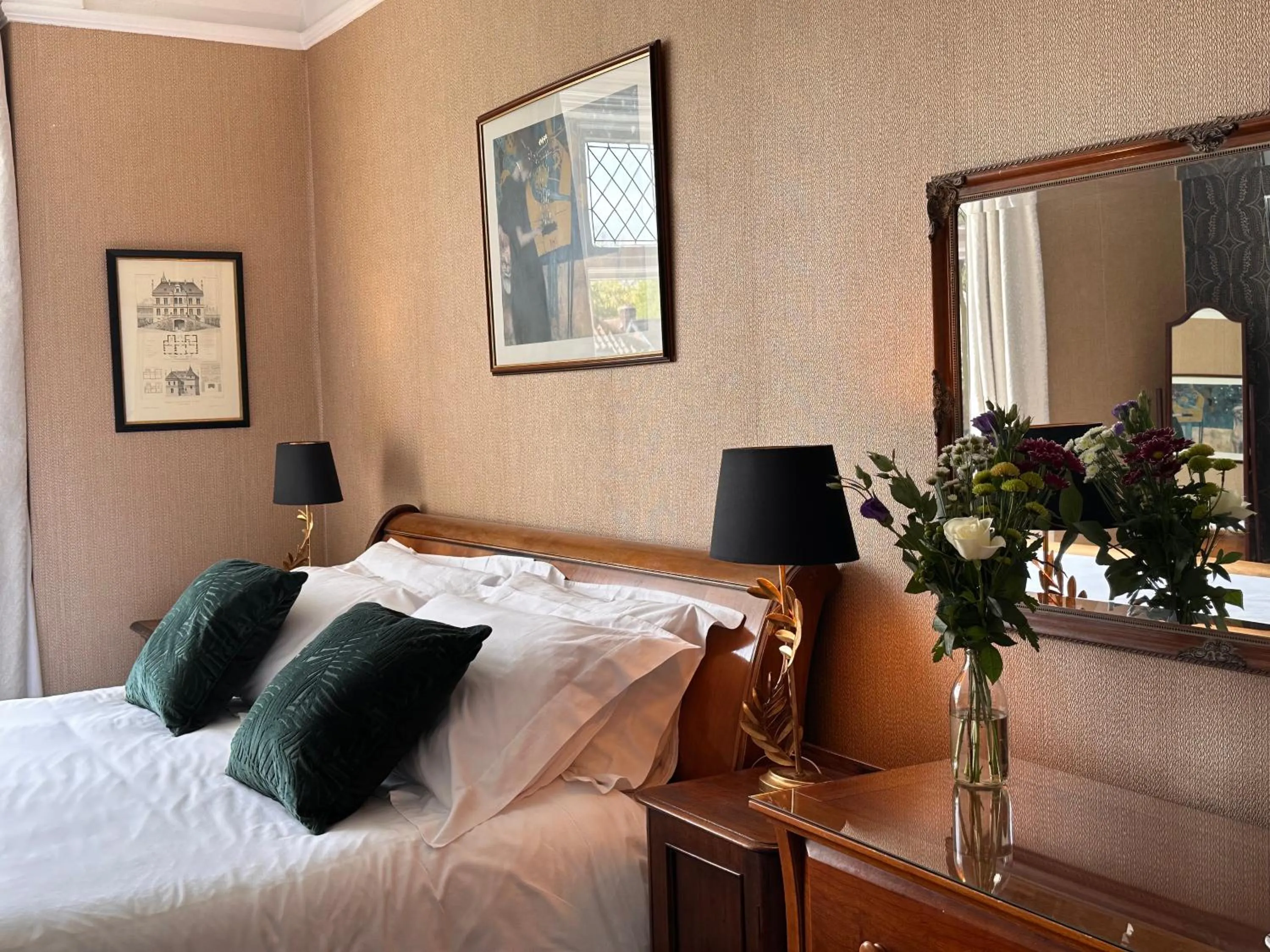 Bedroom, Bed in St George's Guest House