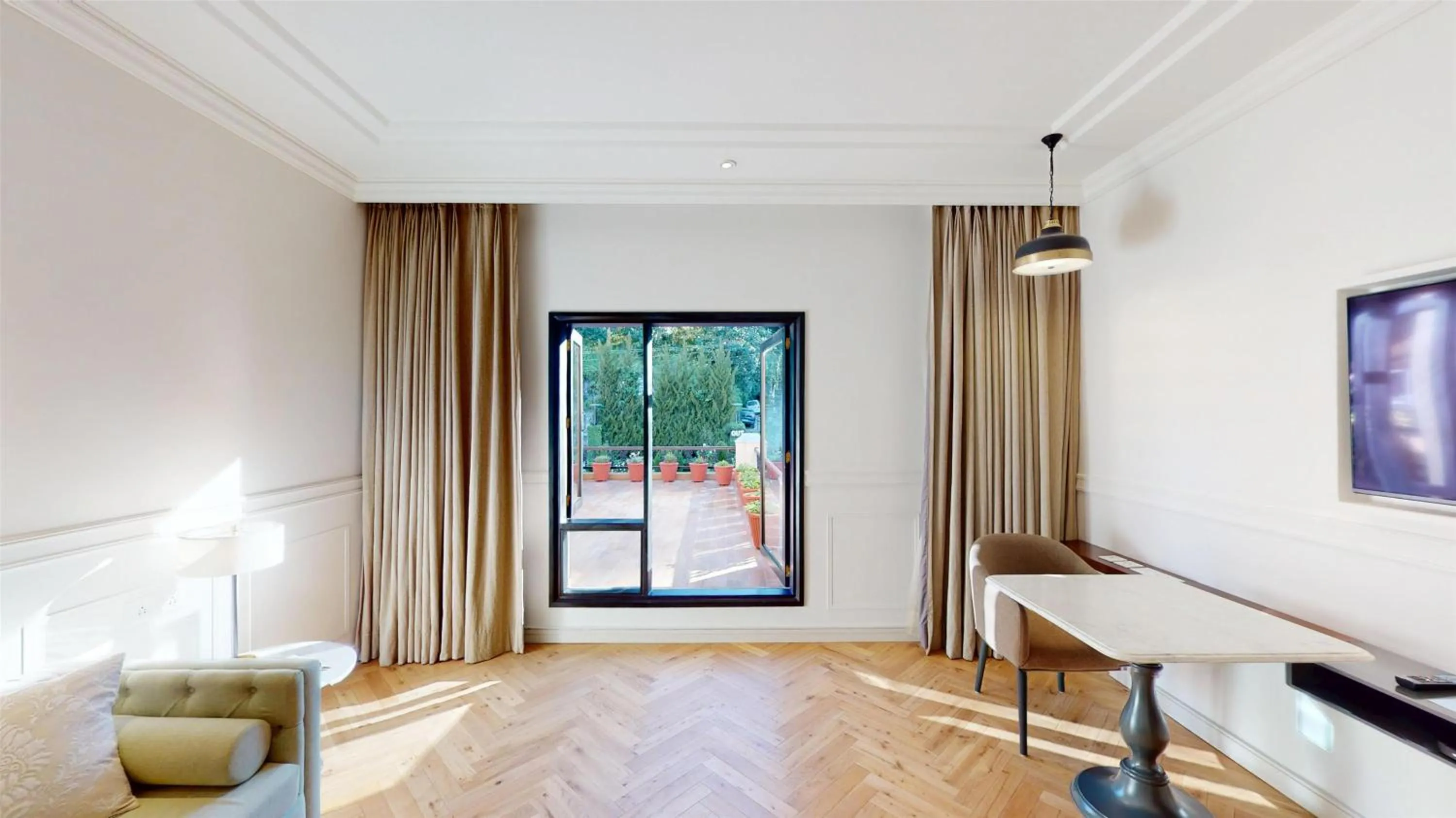 Photo of the whole room in Radisson Hotel Shimla