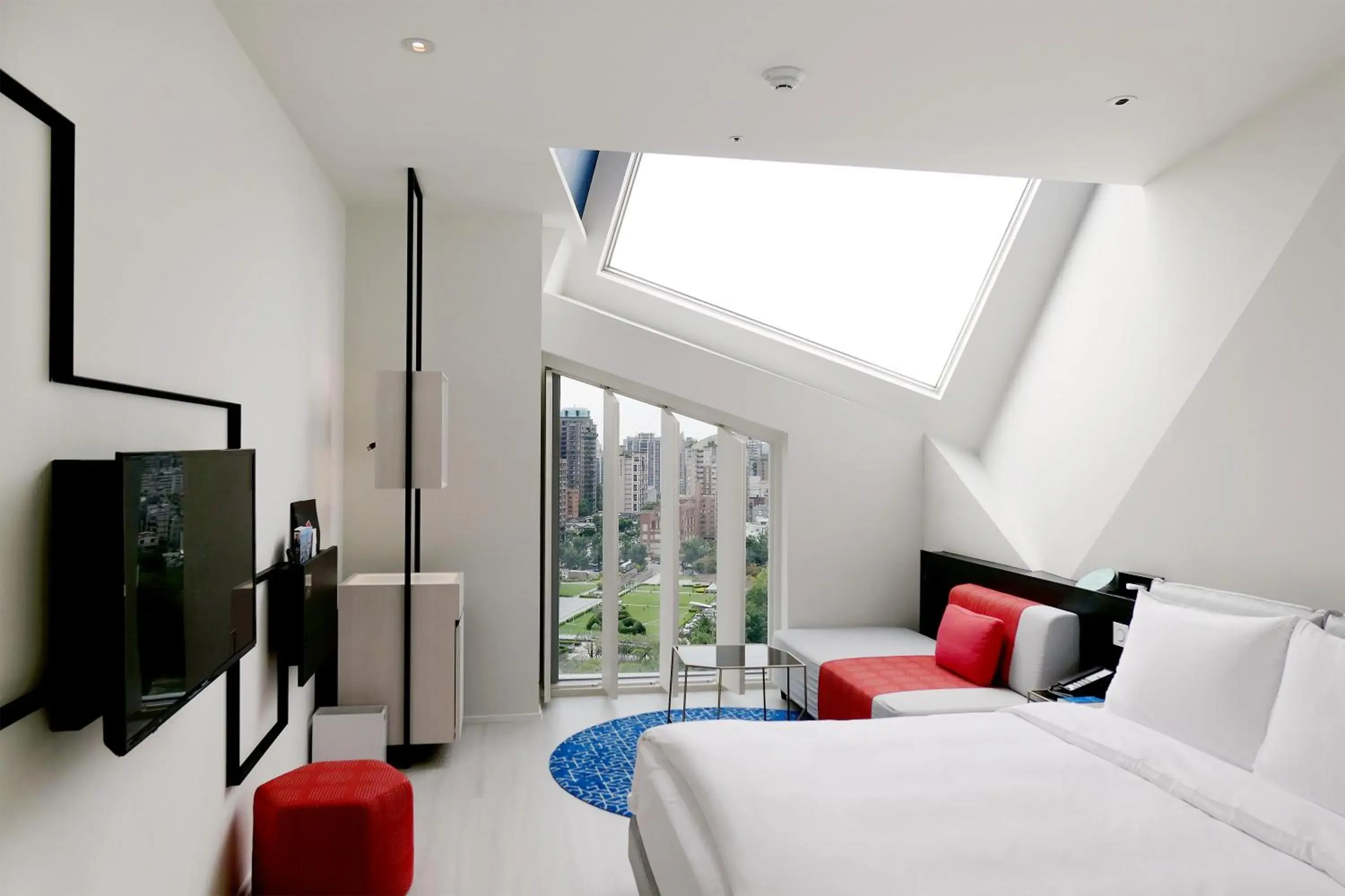 Photo of the whole room, Bed in The Place Taichung Photo of the whole room, Bed in The Place Taichung