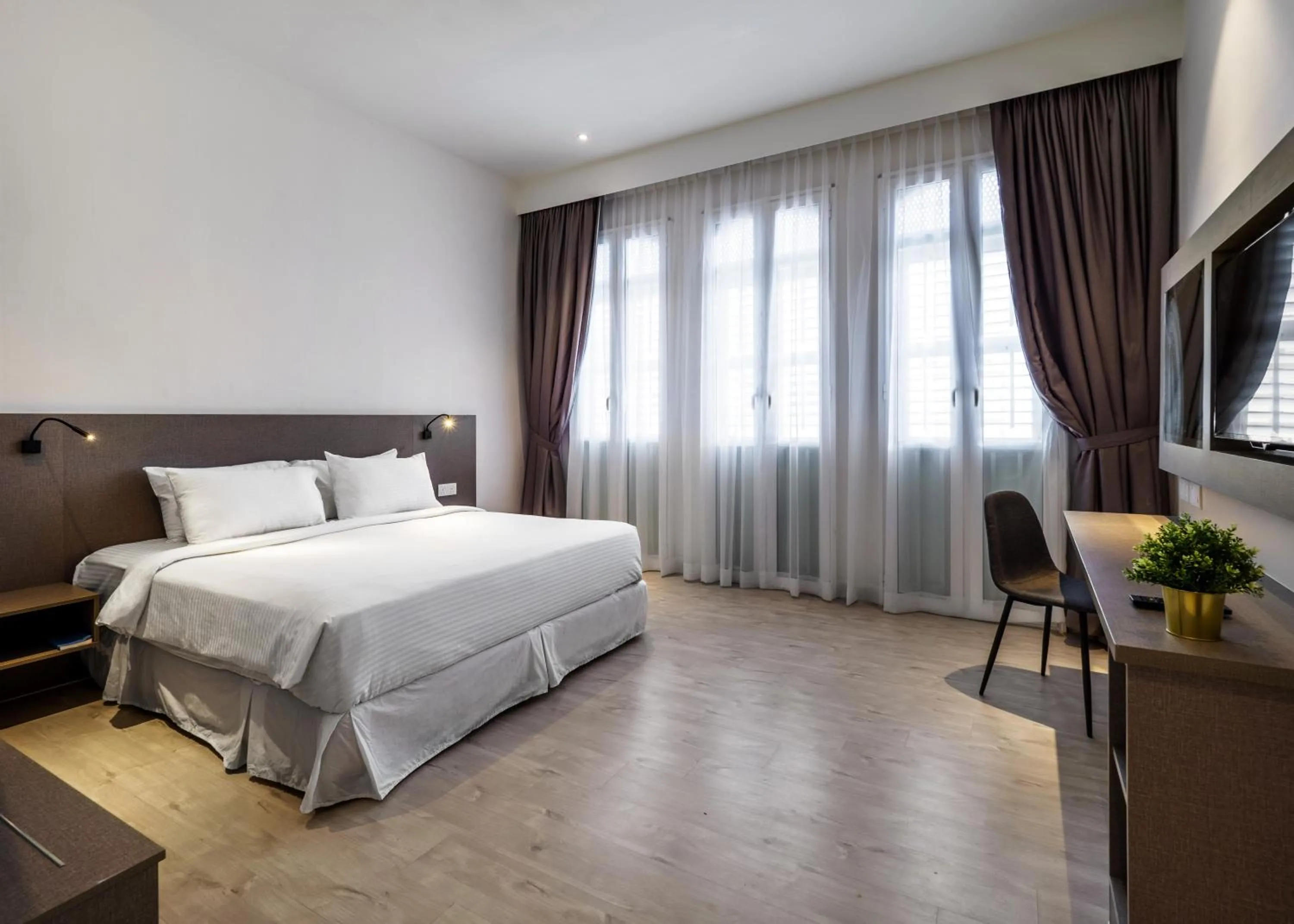 Bedroom, Bed in Hutton Suite Hotel Managed by The Ascott Limited