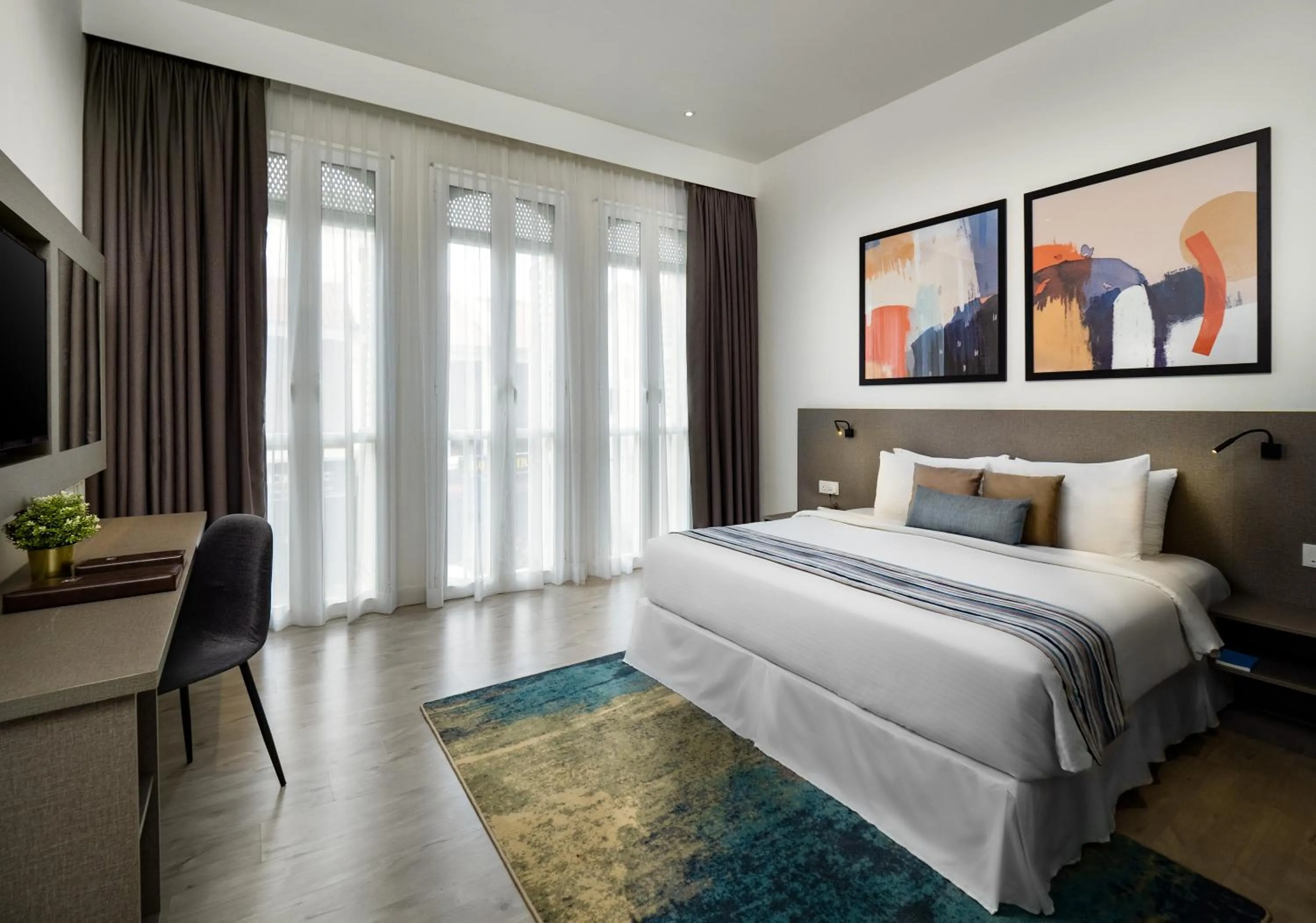Photo of the whole room, Bed in Hutton Suite Hotel Managed by The Ascott Limited