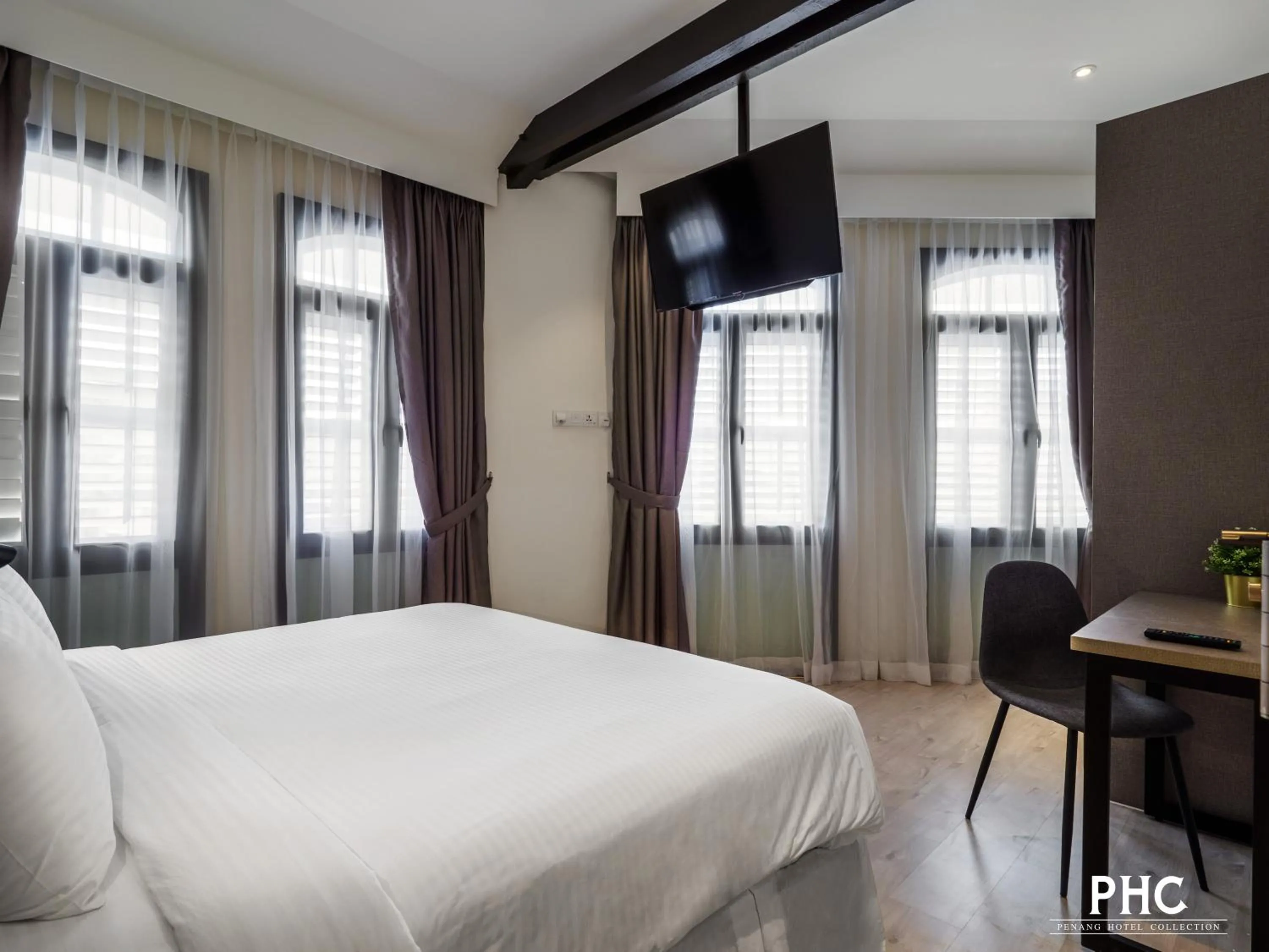 Bedroom, Bed in Macallum Central Hotel Managed by The Ascott Limited