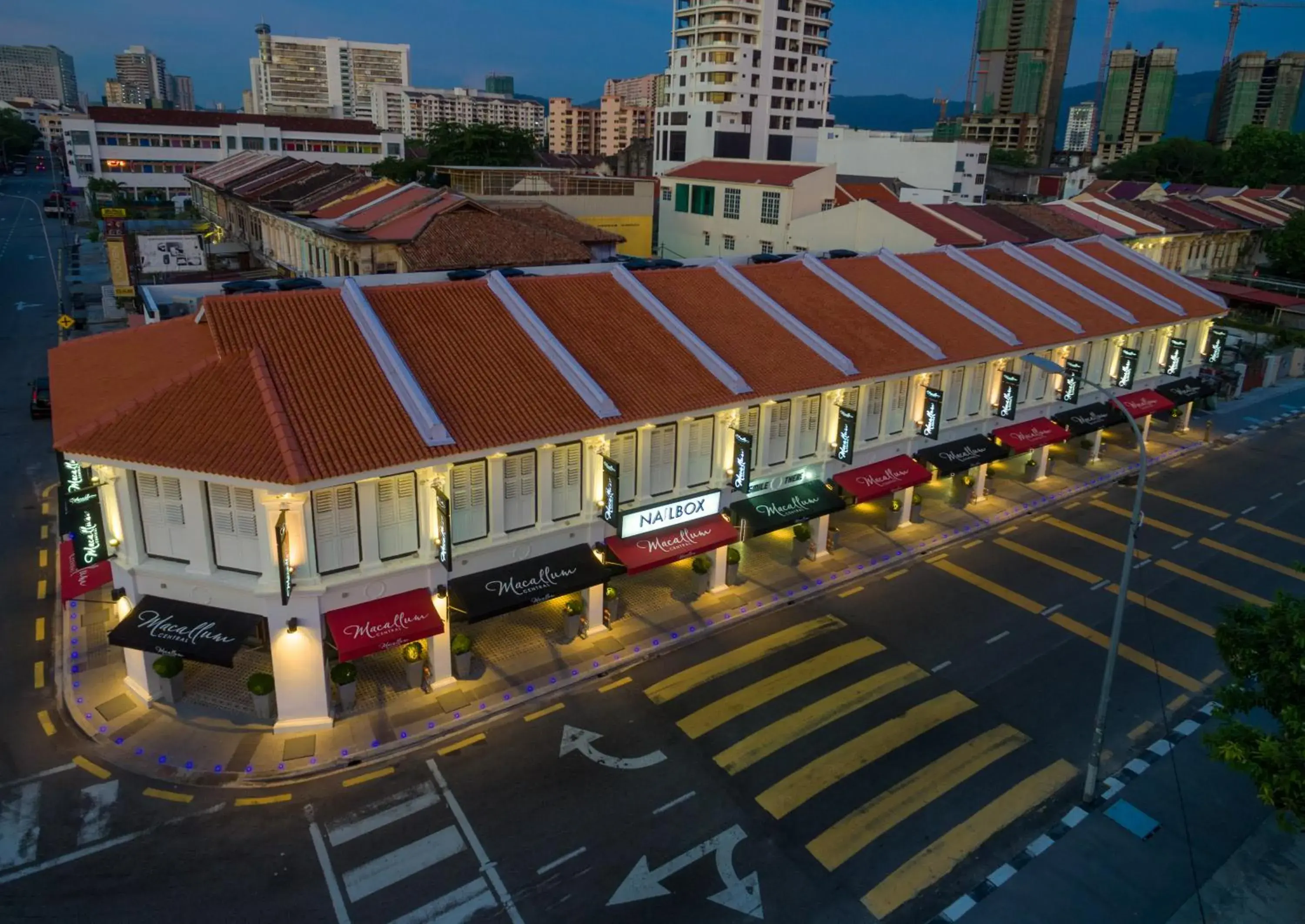 Bird's eye view, Bird's-eye View in Macallum Central Hotel by PHC