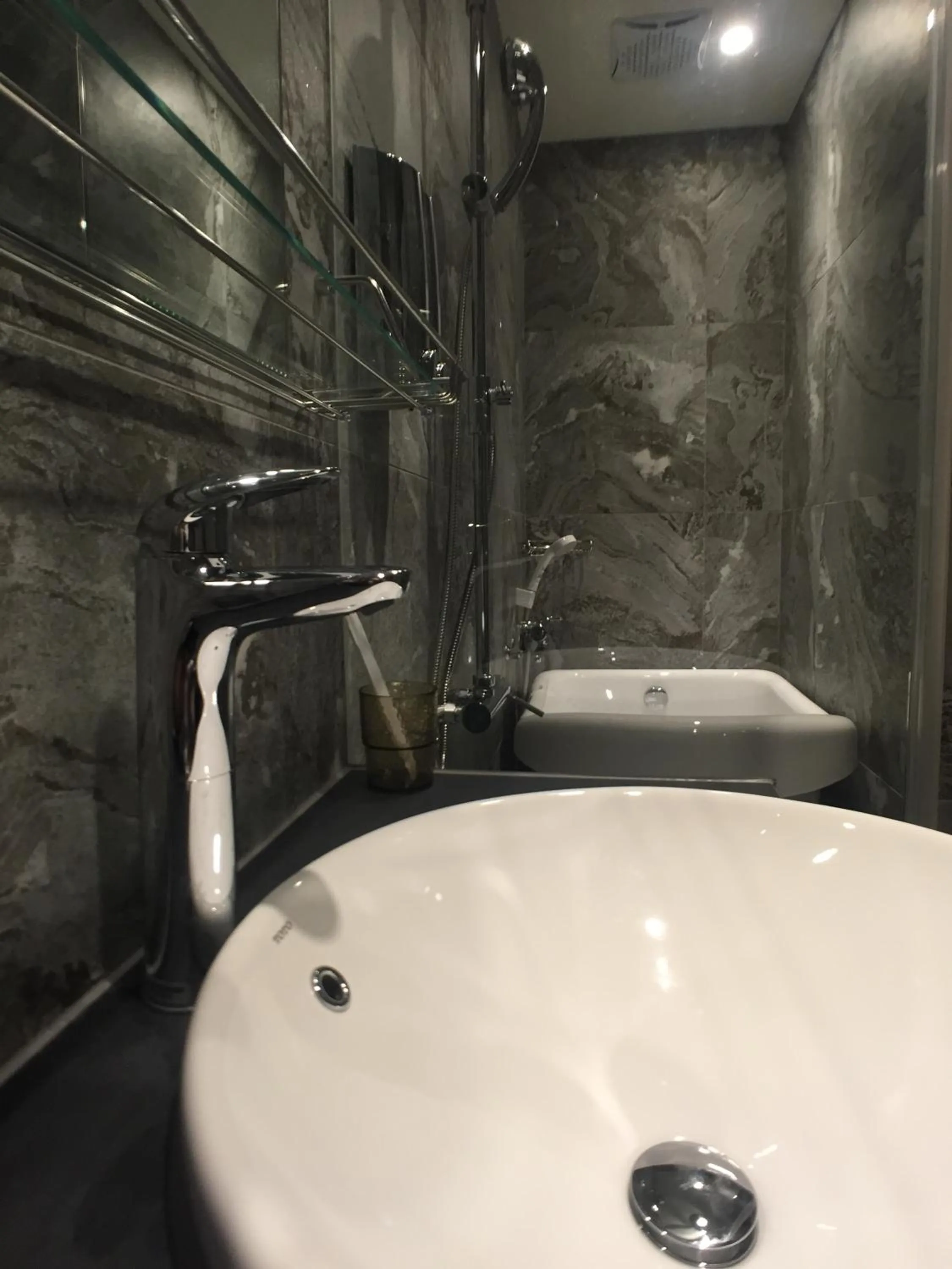 Bathroom in Ueno Hirokoji 428