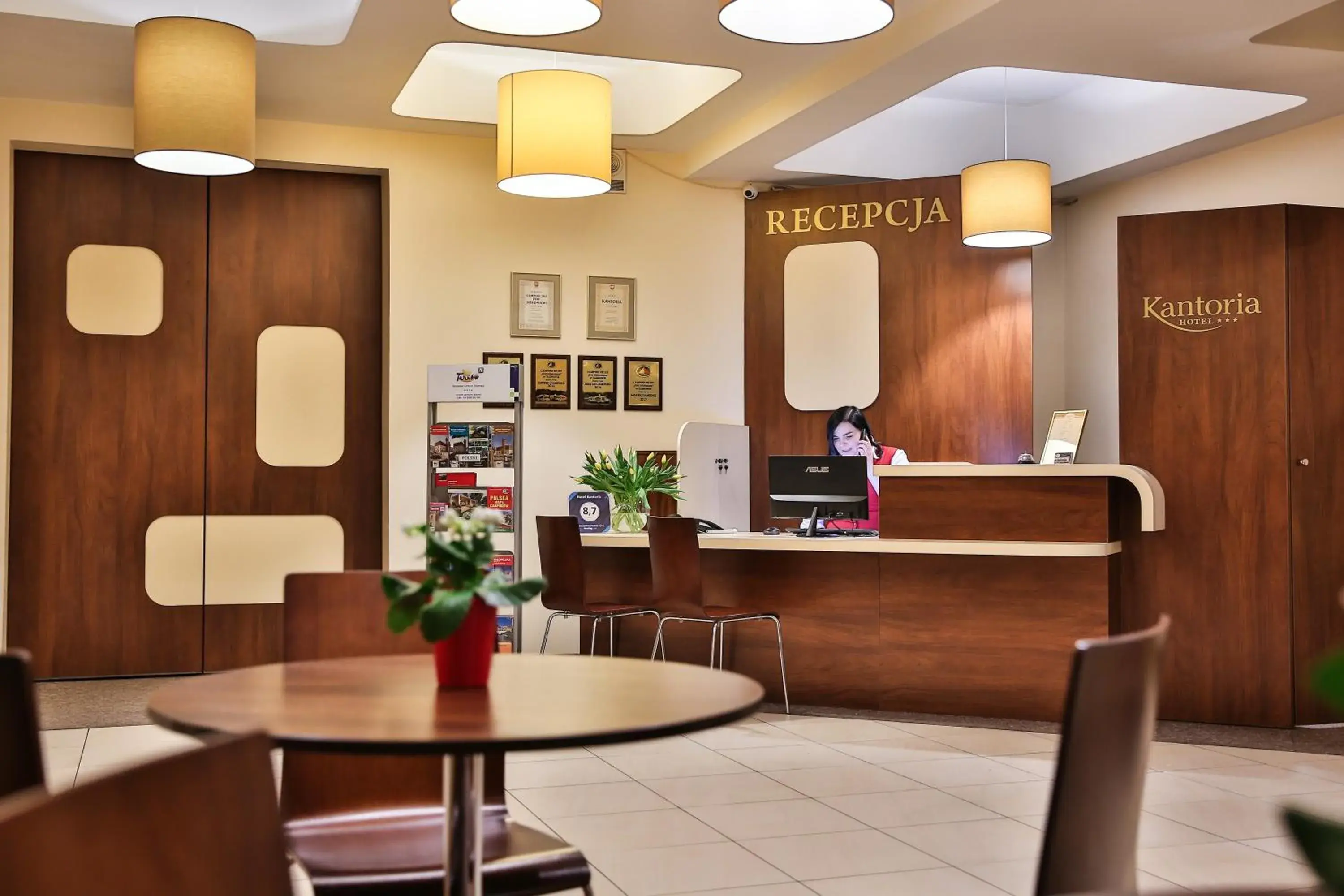 Staff, Lobby/Reception in Hotel Kantoria