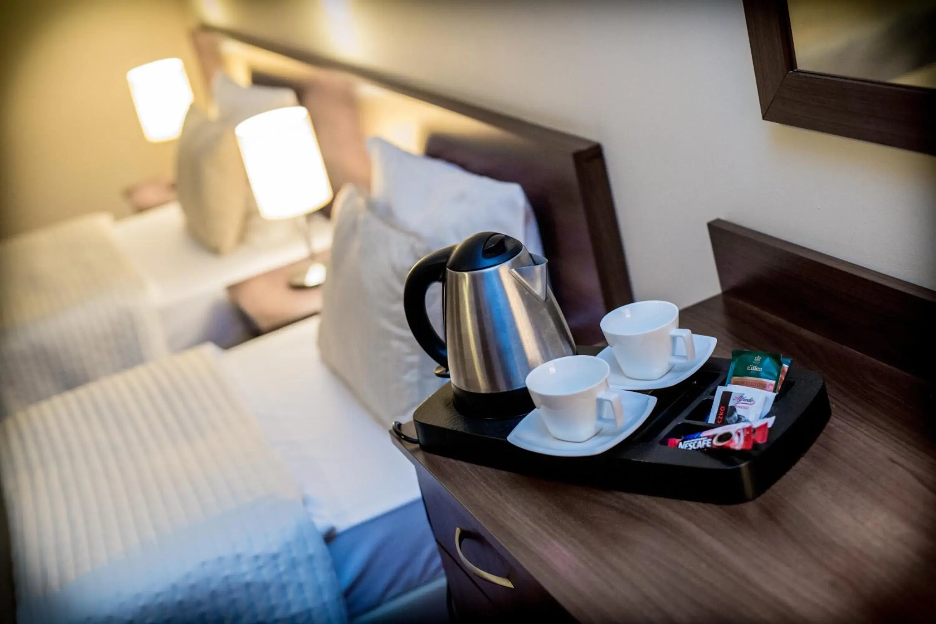 Bed, Coffee/Tea Facilities in Hotel Kantoria