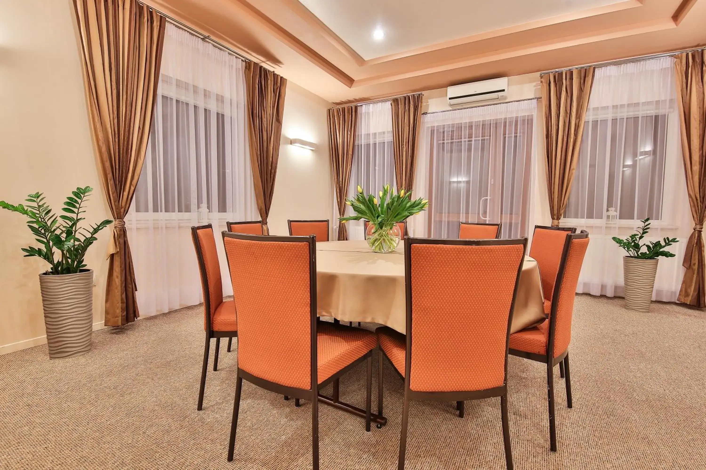 Meeting/conference room, Restaurant/Places to Eat in Hotel Kantoria