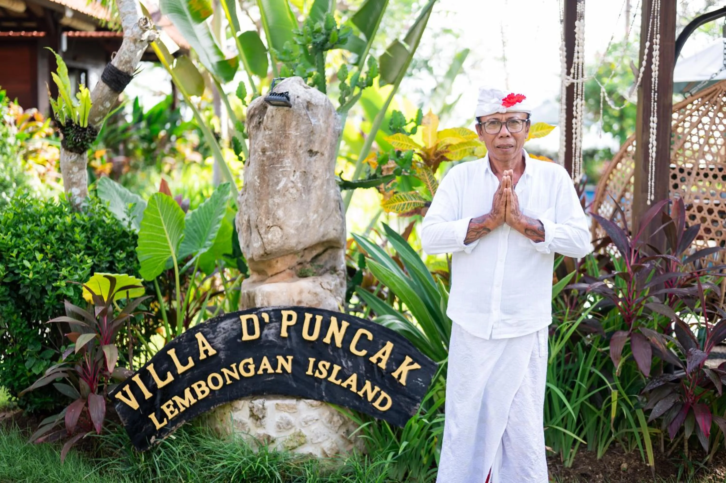 Staff in D'Puncak Villas Lembongan