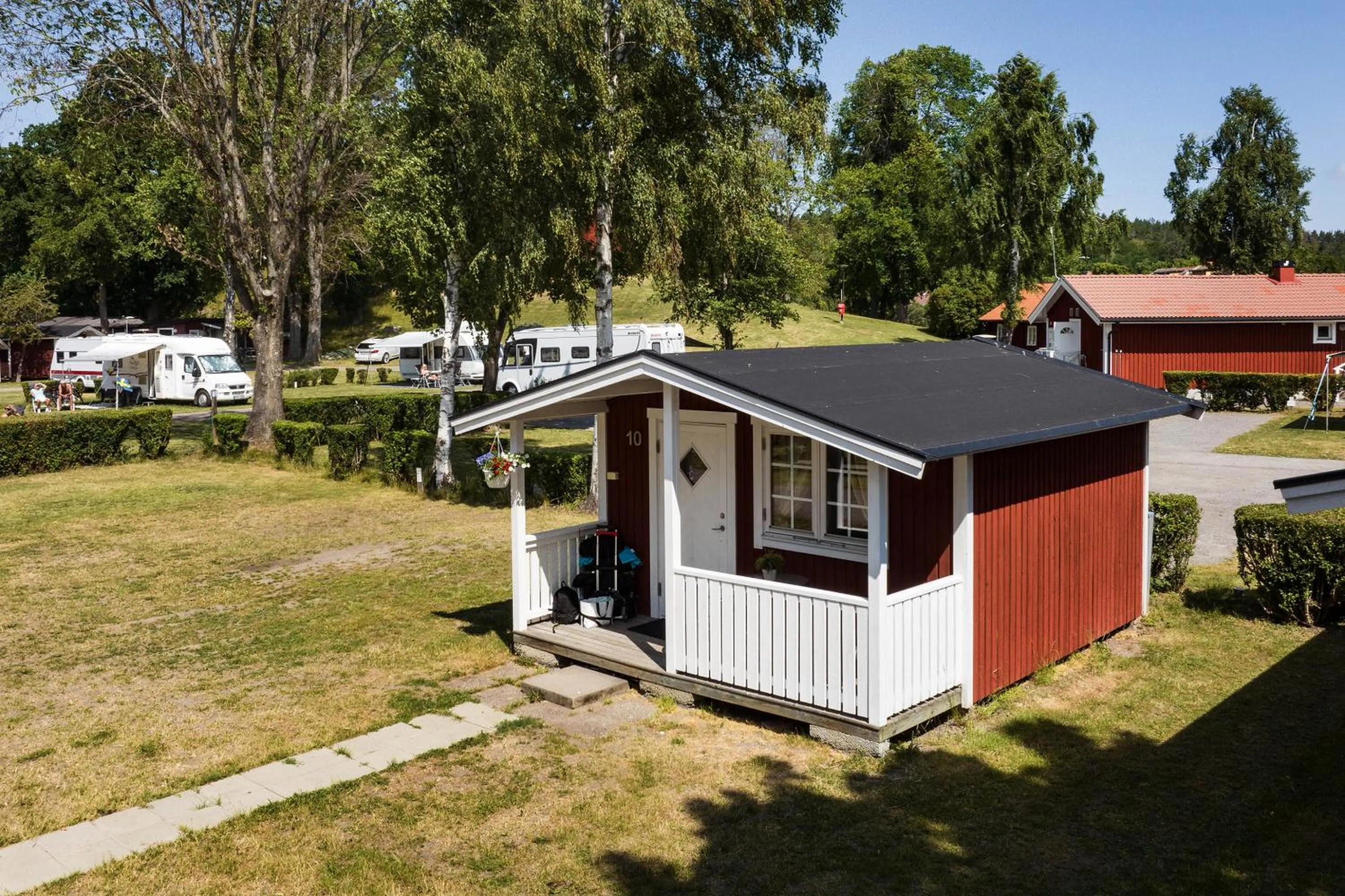 Facade/entrance in Korskullens Stugor