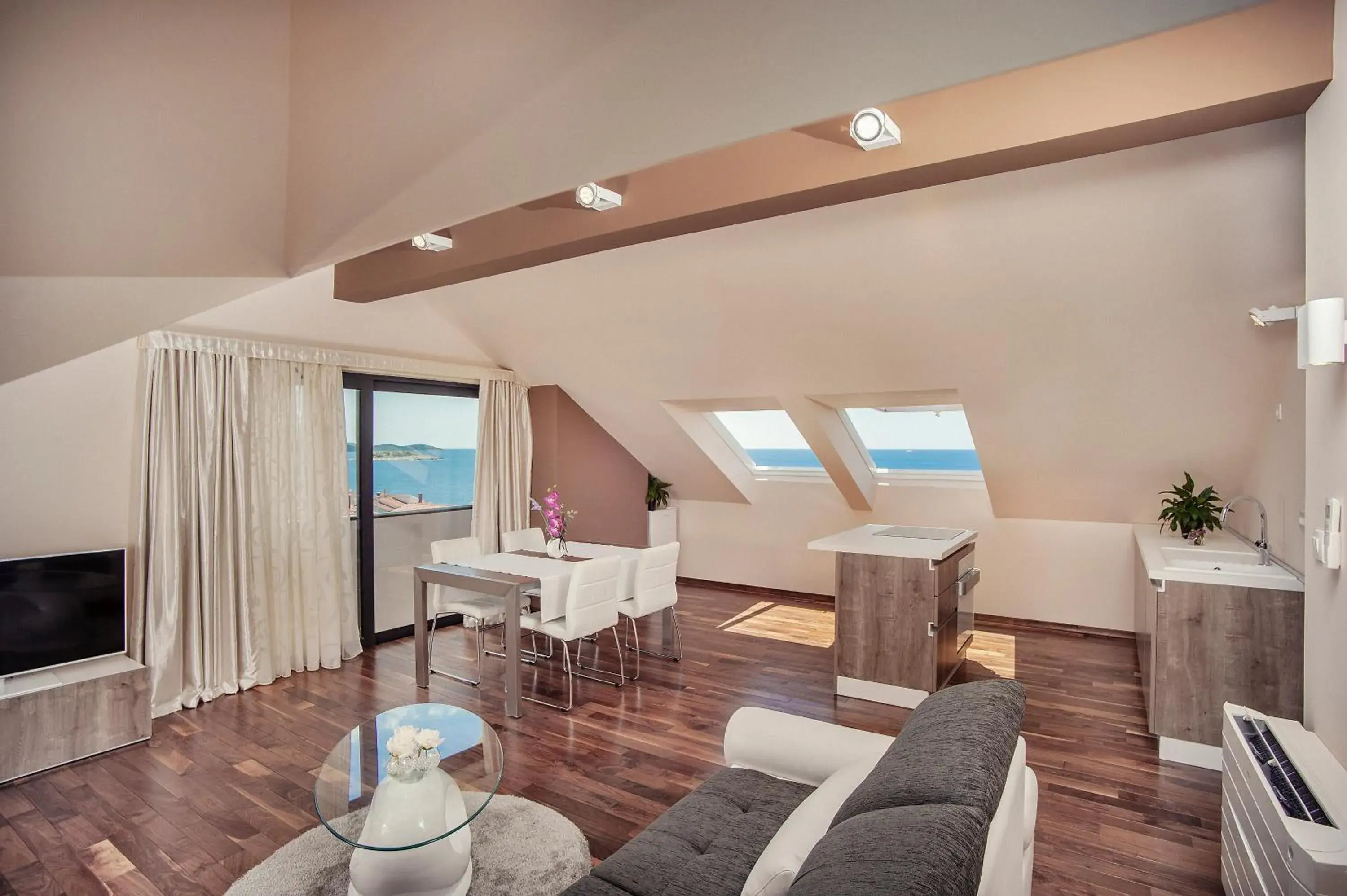 Family Suite in Boutique Hotel Life Family Suite in Boutique Hotel Life