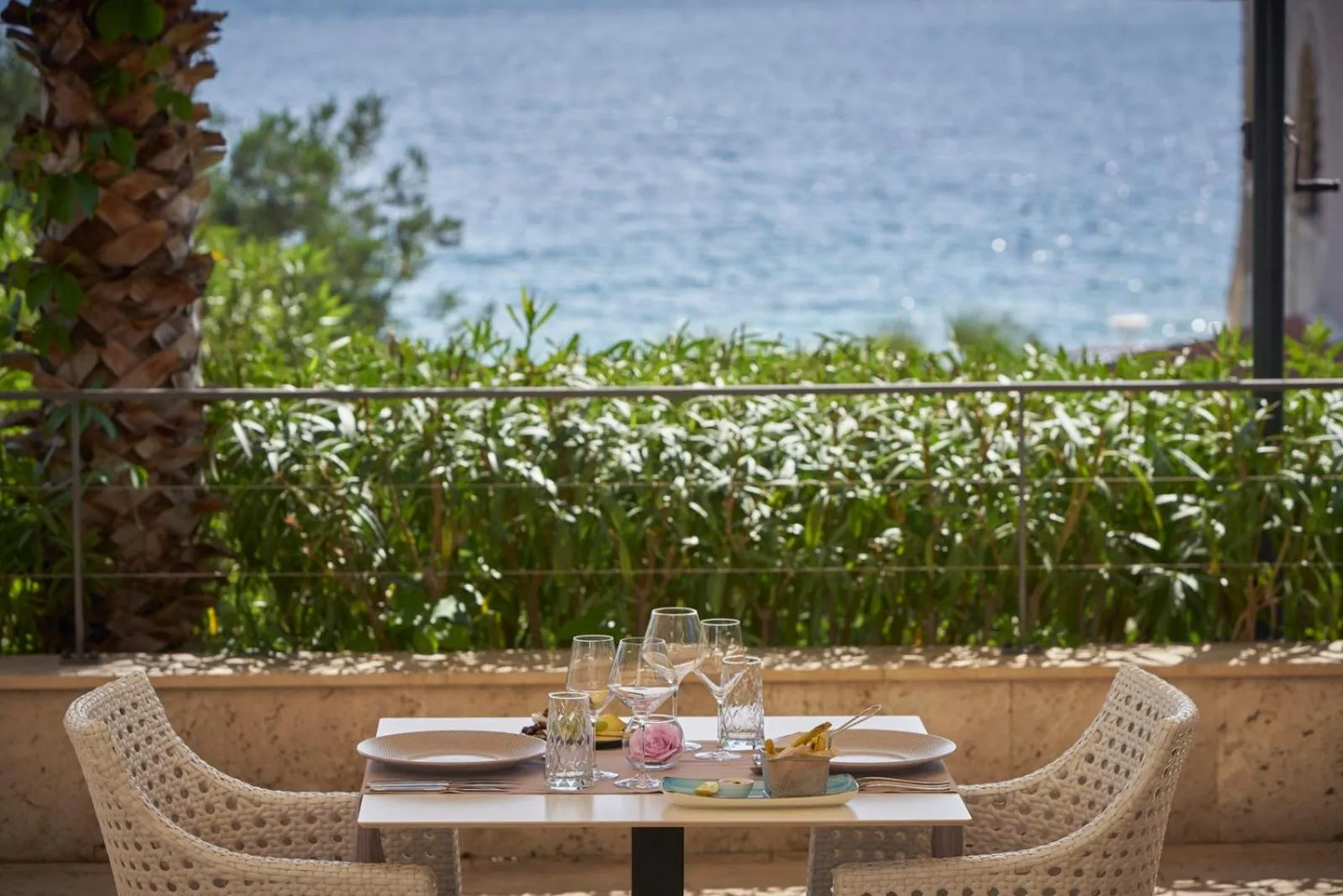 Restaurant/places to eat in Boutique Hotel Life