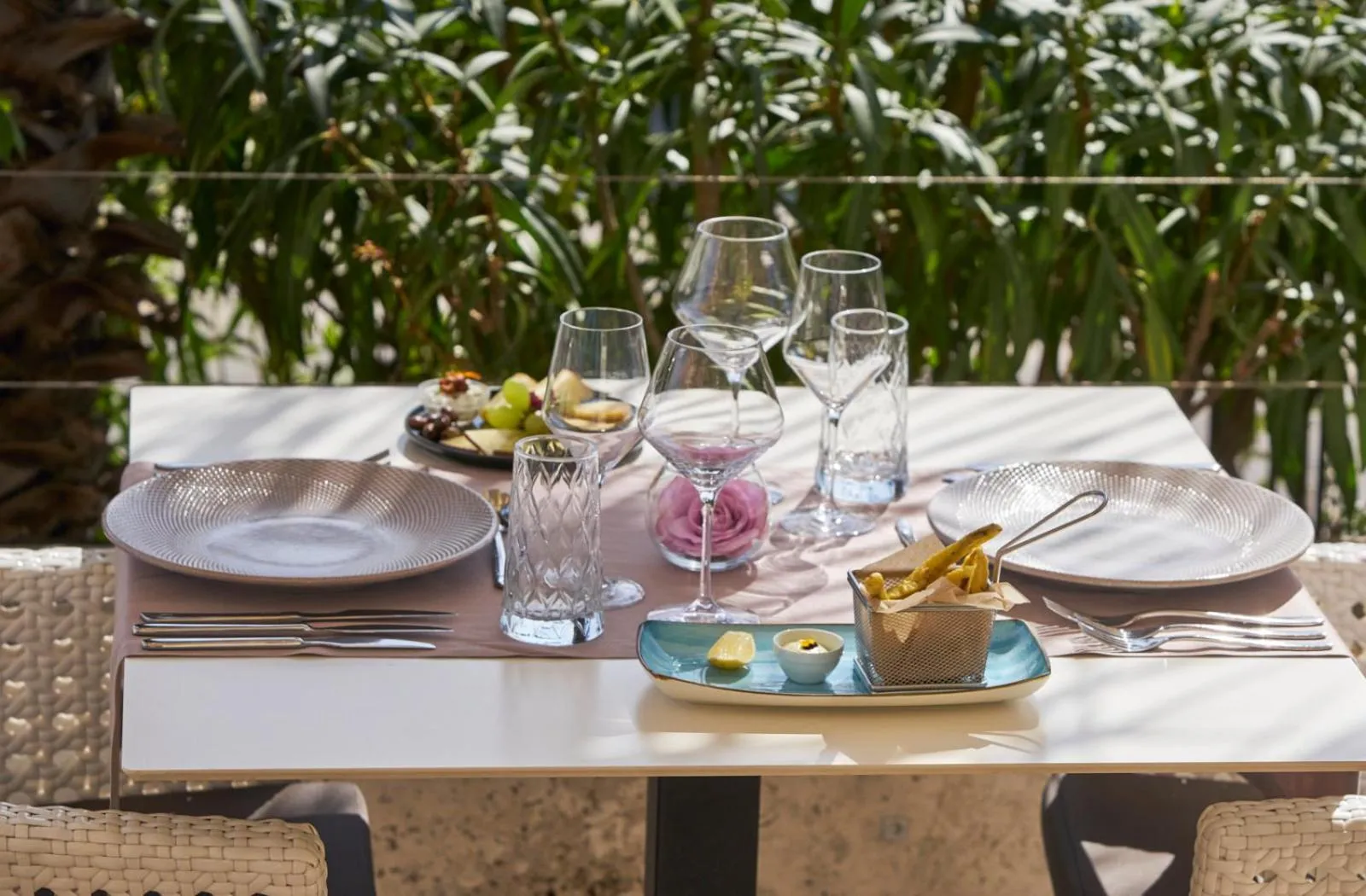 Restaurant/places to eat in Boutique Hotel Life