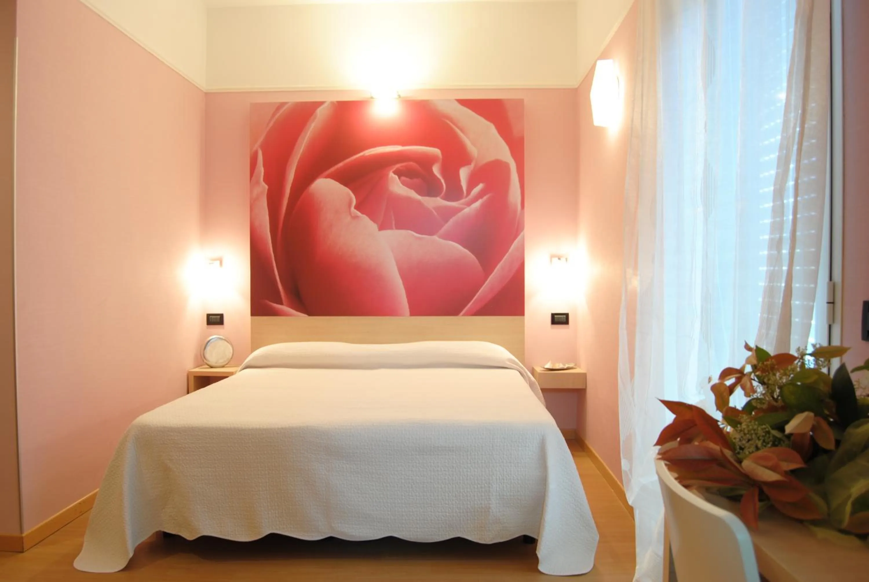 Shower, Bed in Hotel Villa Marina Wellness SPA