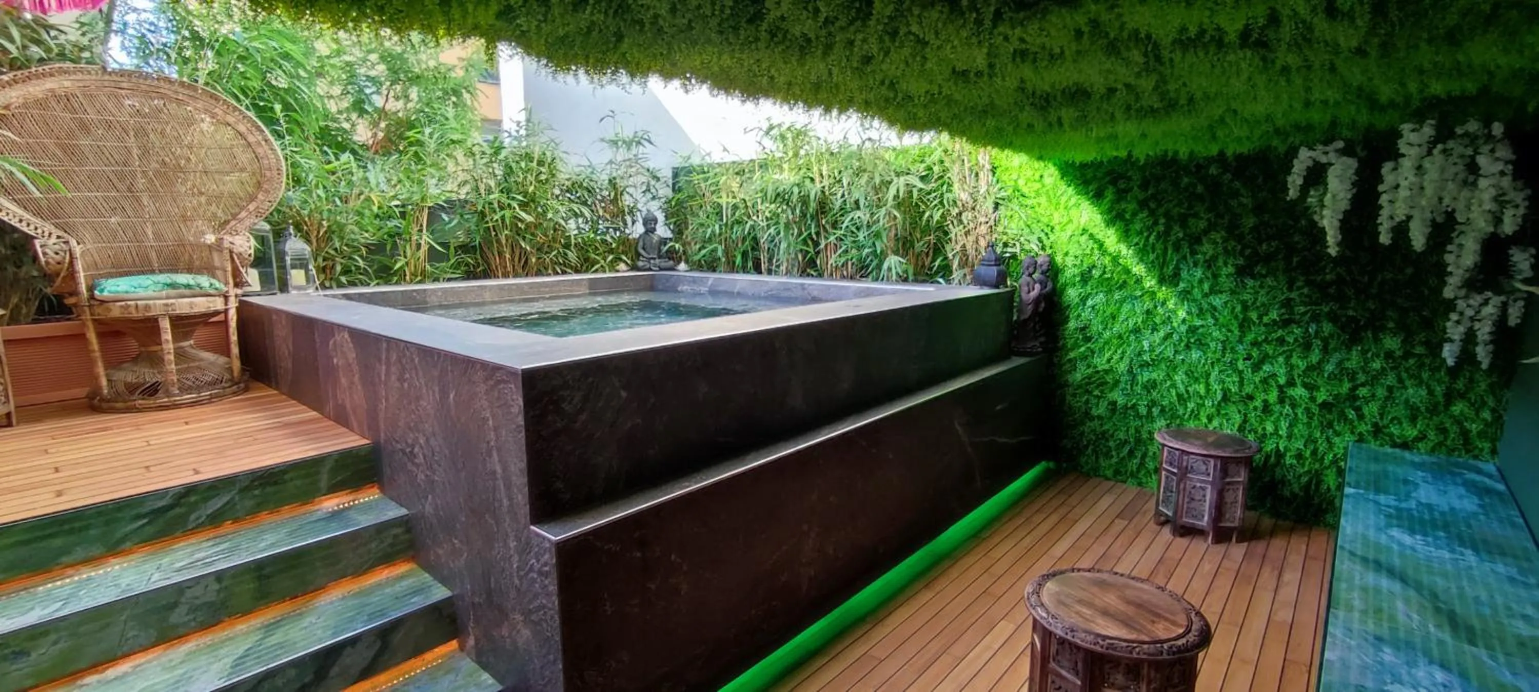 Hot Tub in Hotel Villa Marina Wellness SPA