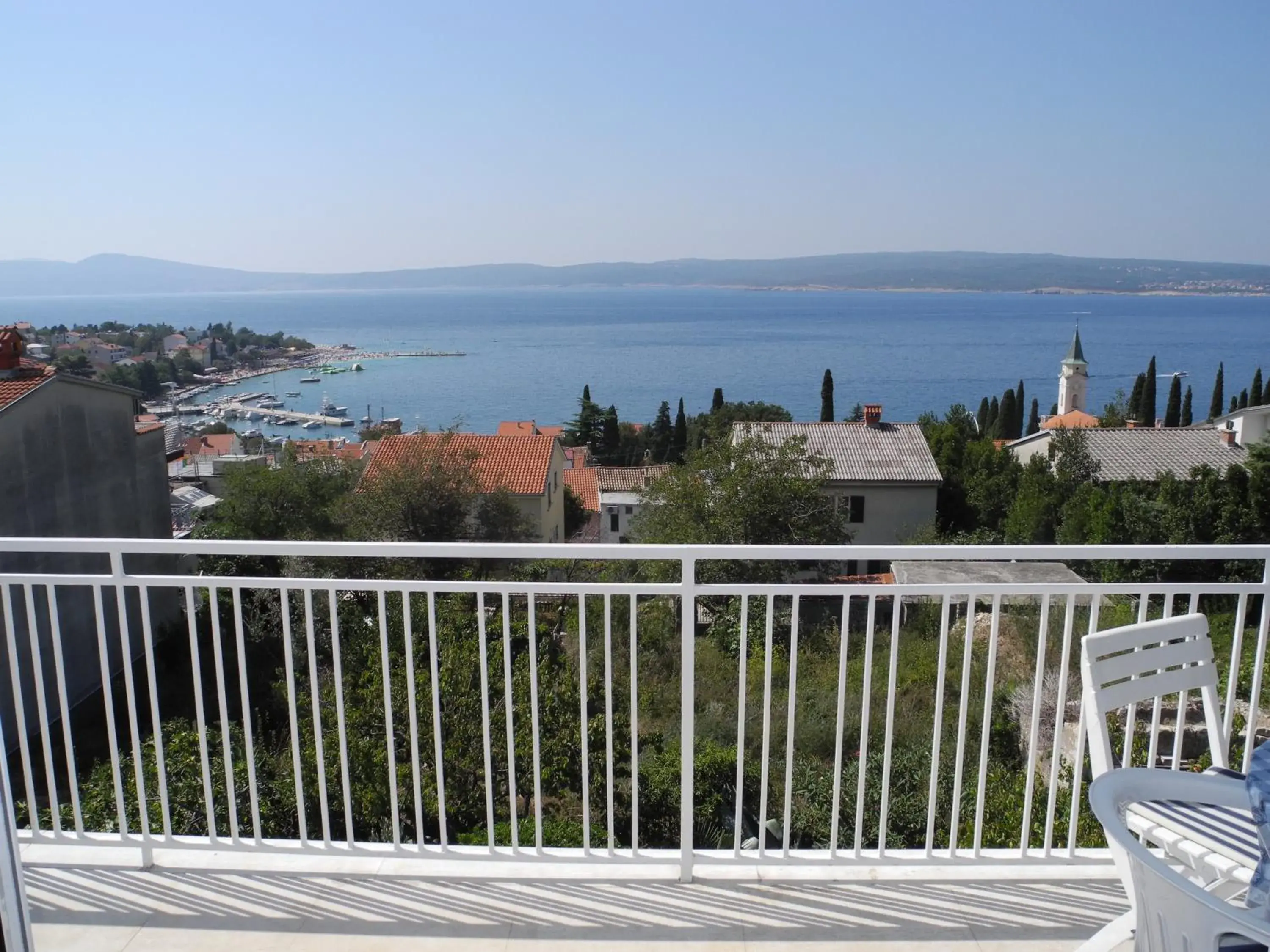 BED Apartment with 3 bedrooms and balcony BED Apartment with 3 bedrooms and balcony