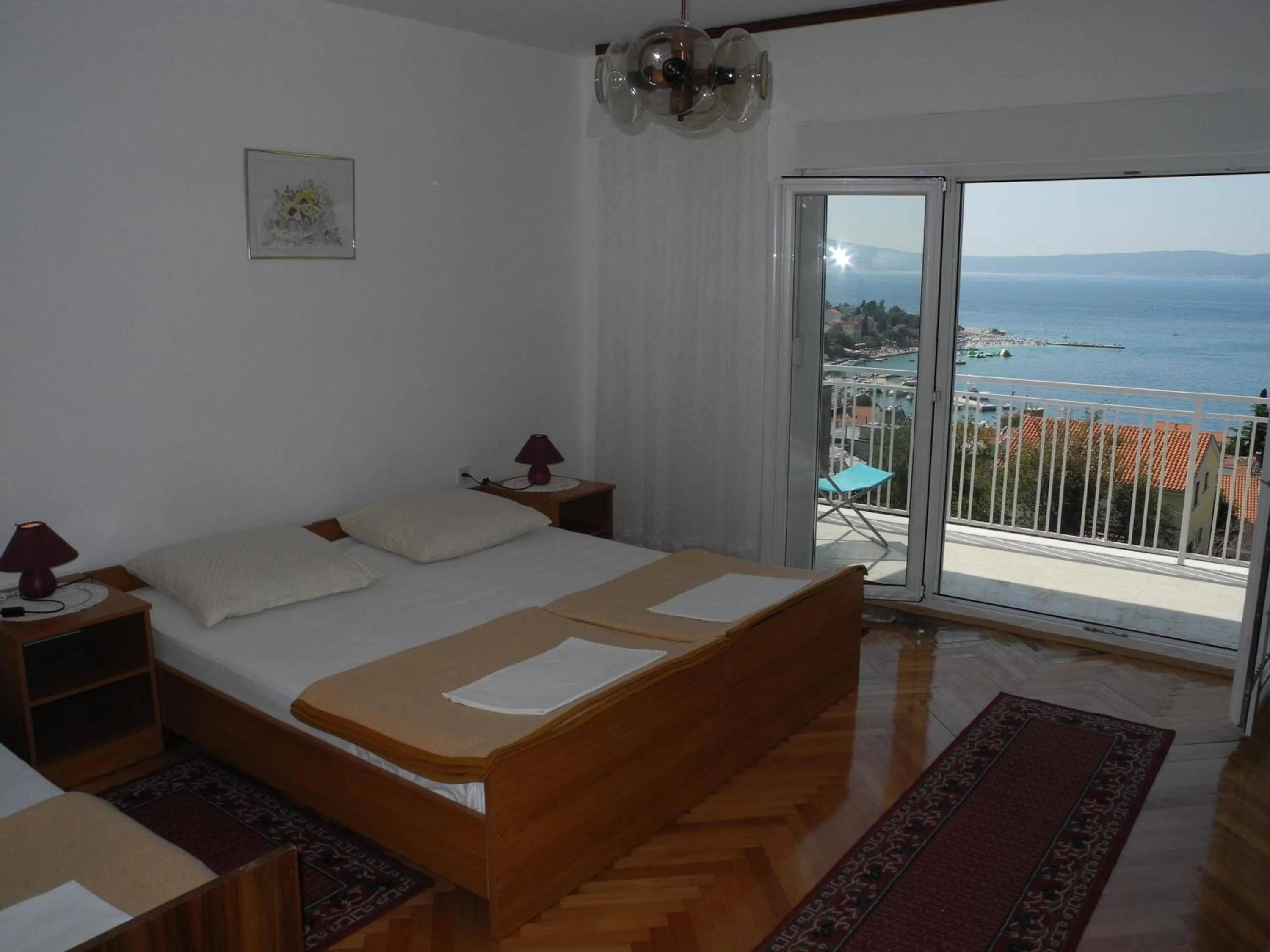 BED Apartment with 3 bedrooms and balcony