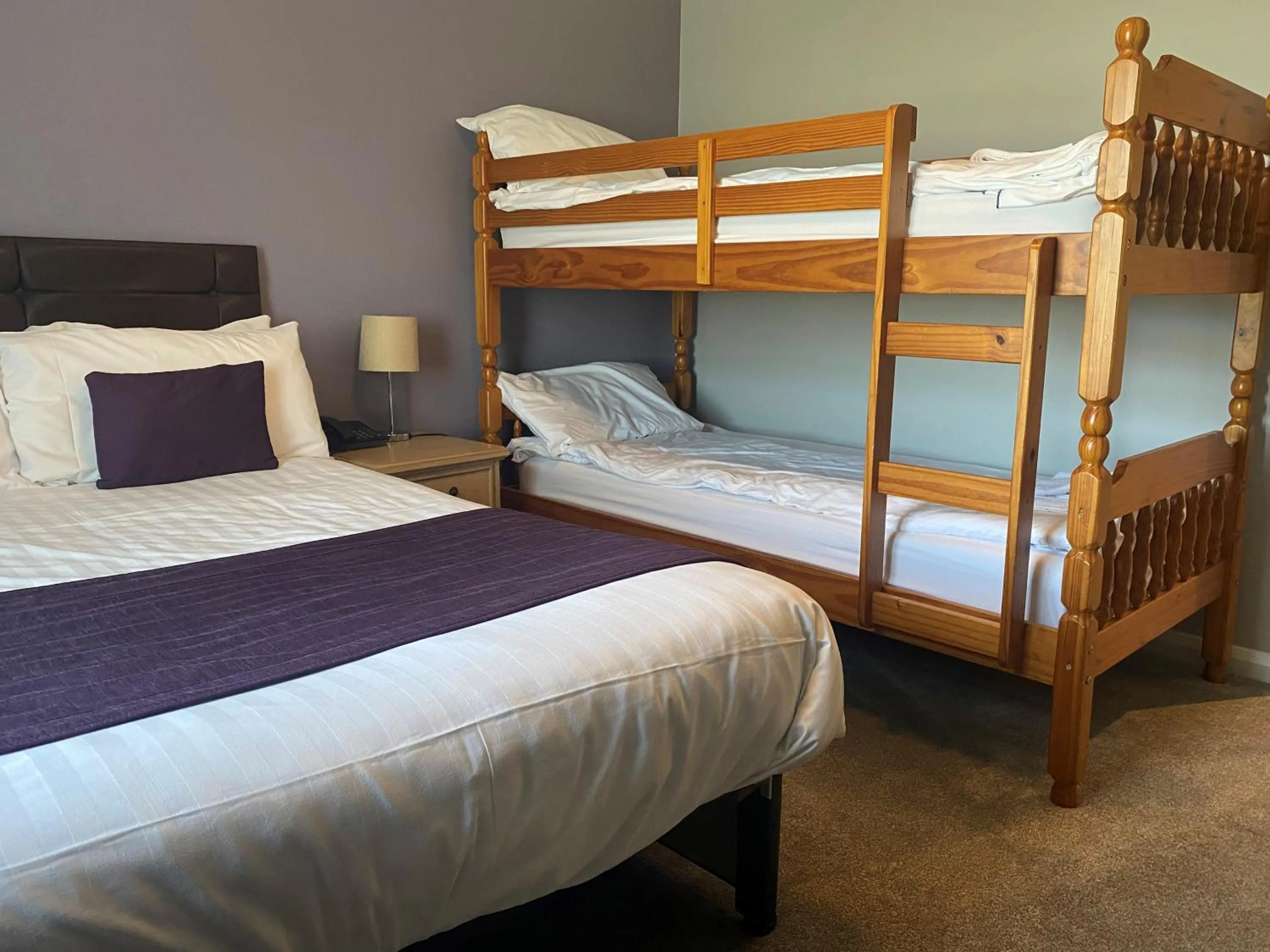 bunk bed, Bed in Exeter Court Hotel