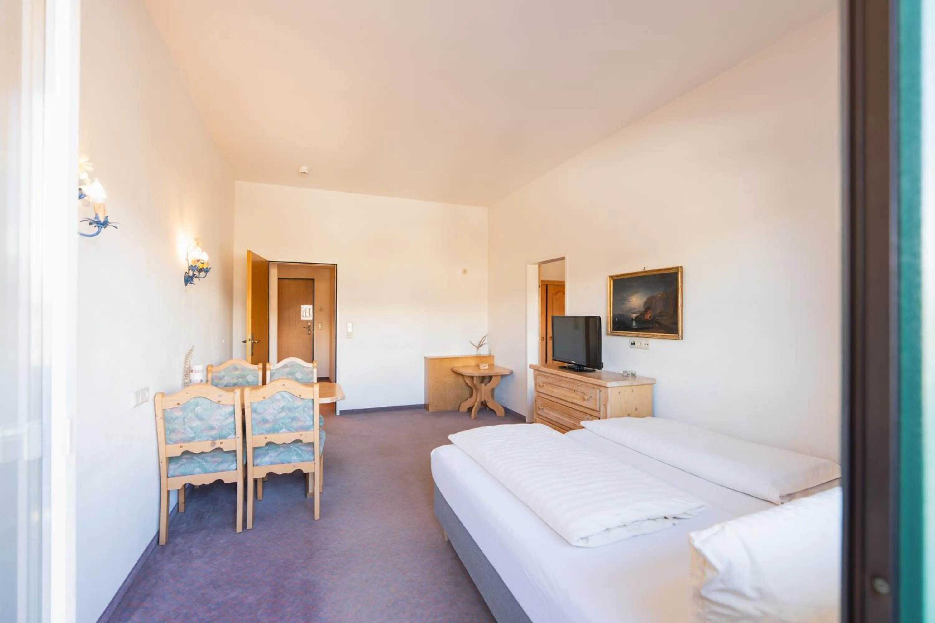 Bed in Hotel Gruberhof Innsbruck Igls B&B