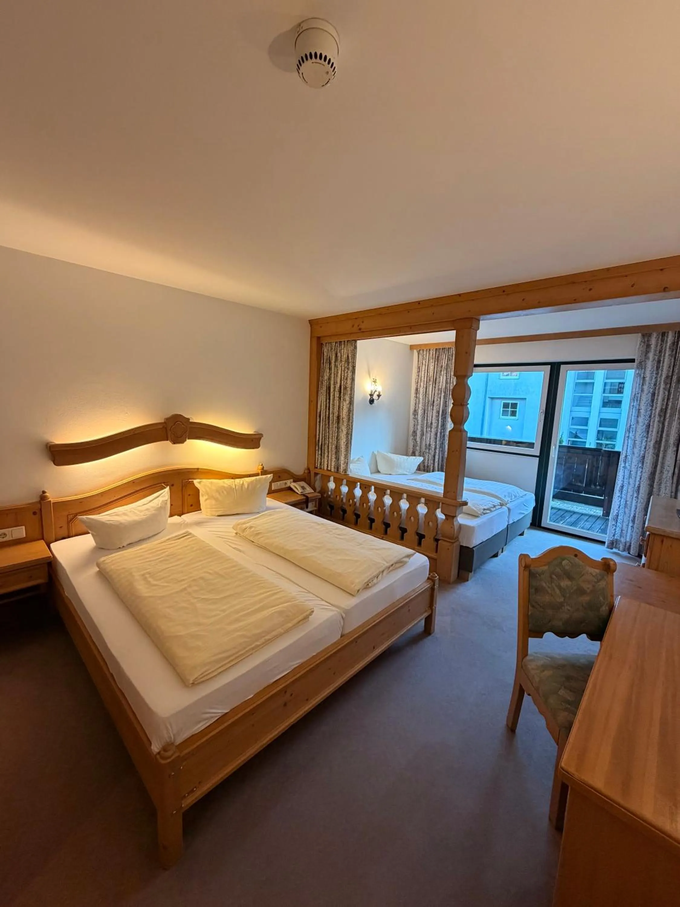 Bed in Hotel Gruberhof Innsbruck Igls B&B