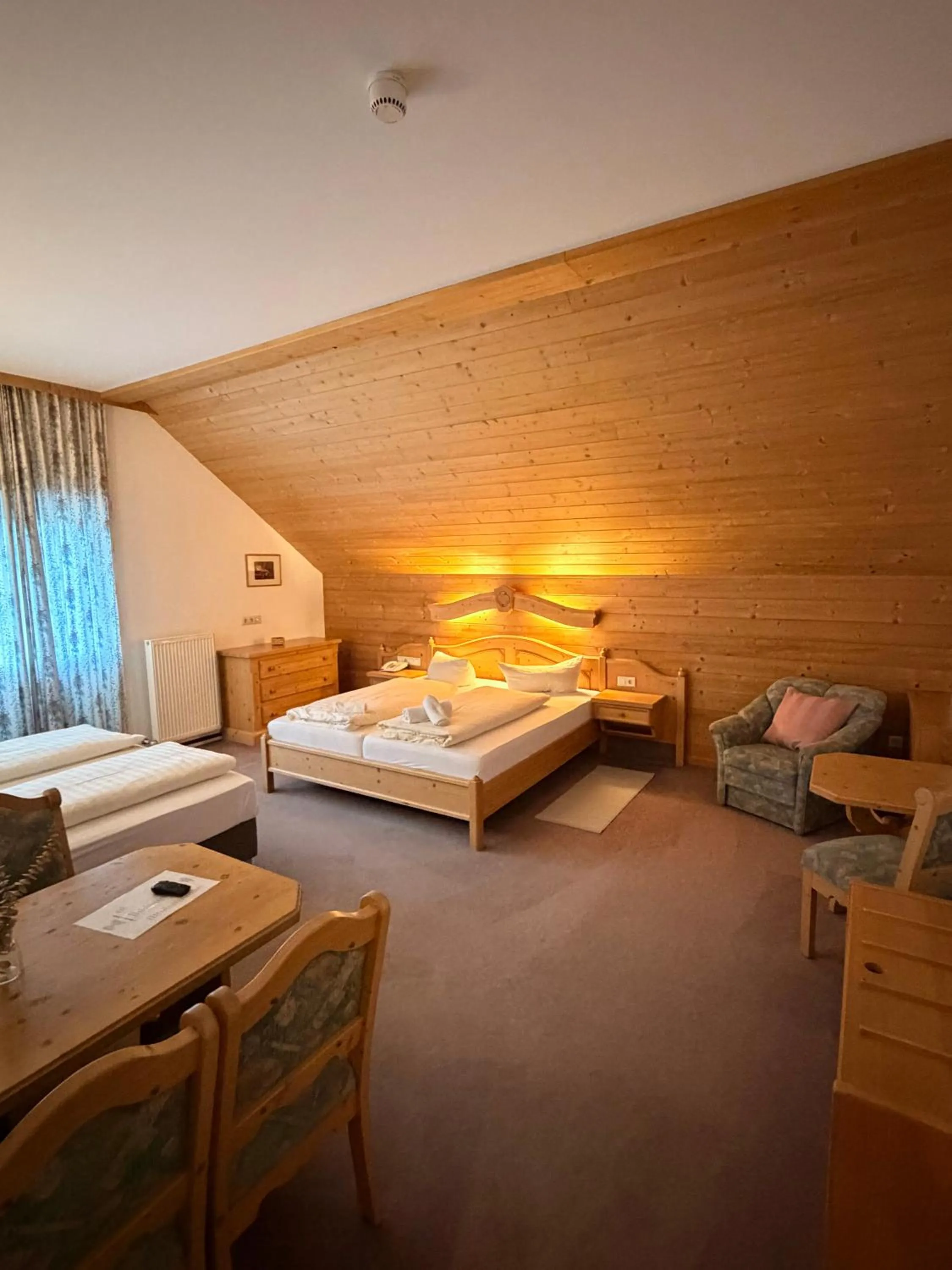 Bed in Hotel Gruberhof Innsbruck Igls B&B