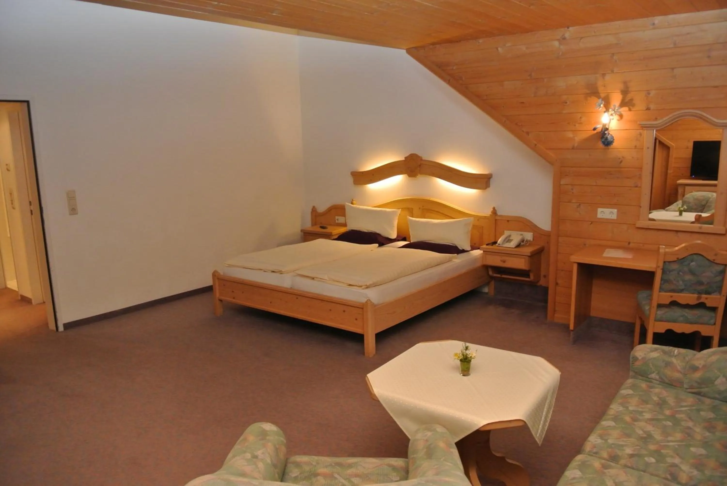 Triple Room with Balcony in Hotel Gruberhof Innsbruck Igls B&B