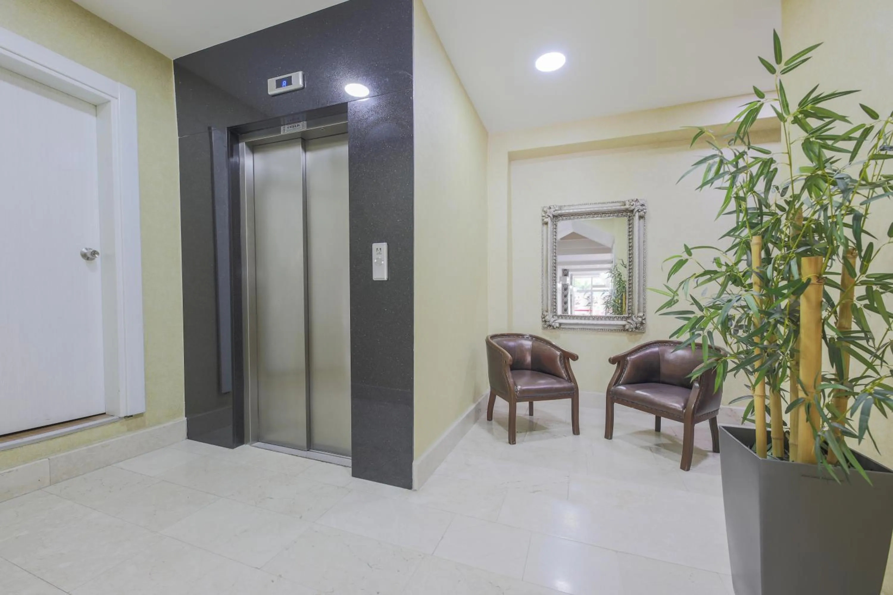 Lobby or reception in Hostapark Hotel