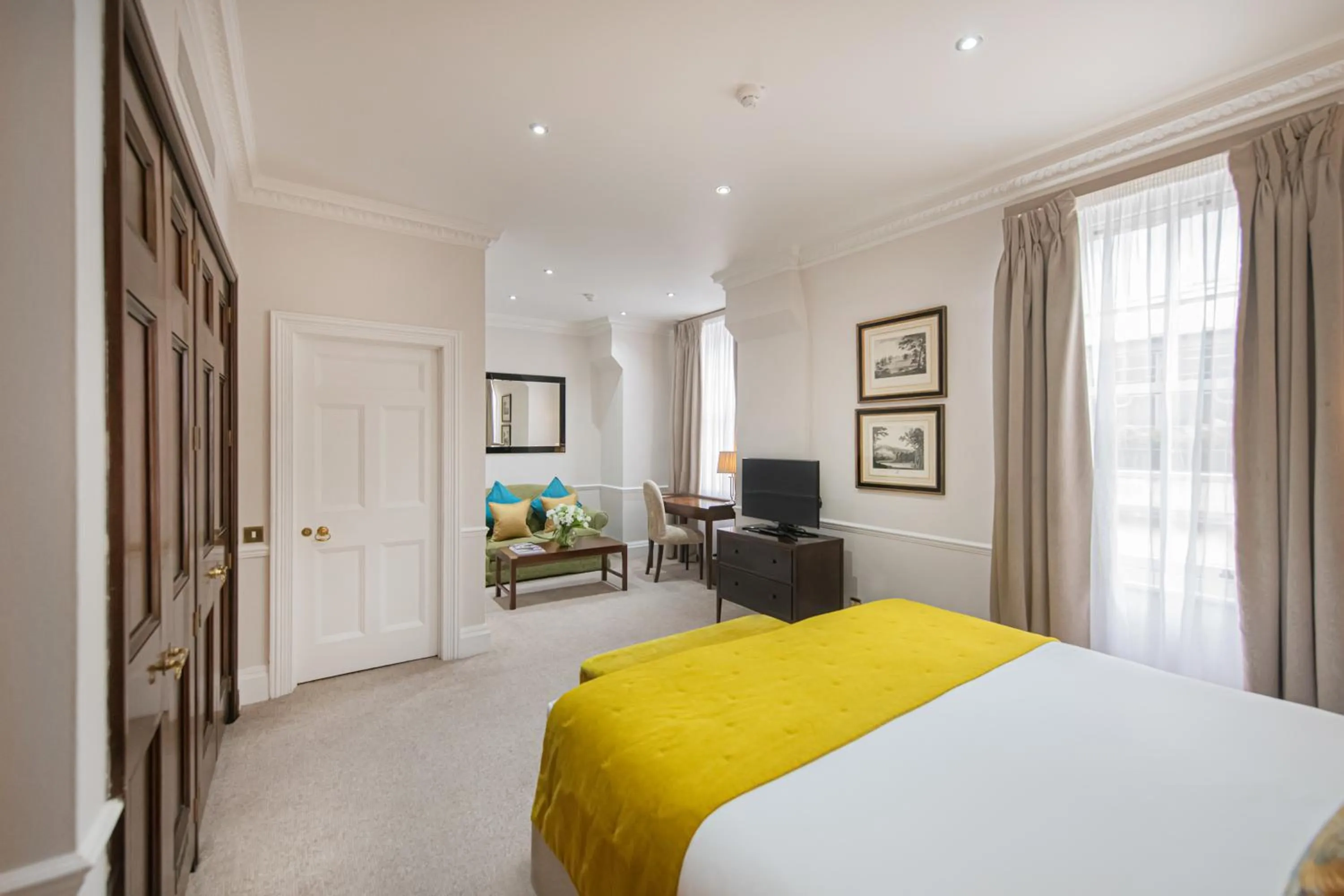 Photo of the whole room in Dukes London