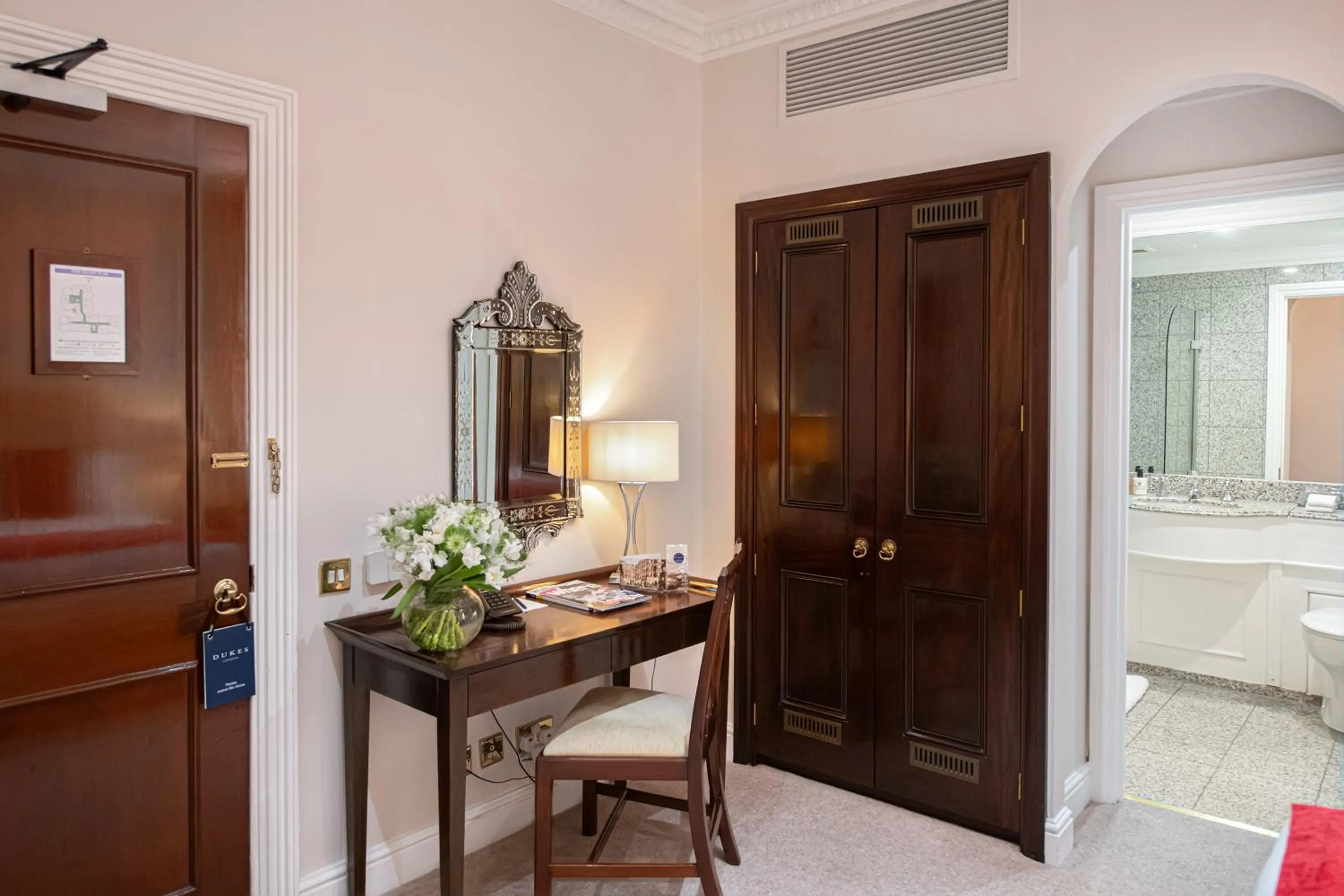 Guests in Dukes London