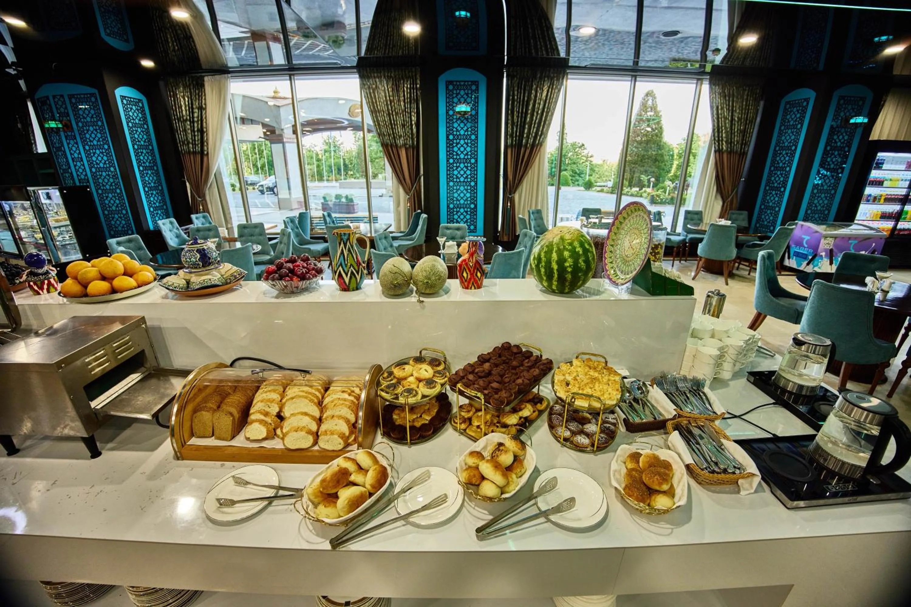 Food and drinks in Hotel Uzbekistan