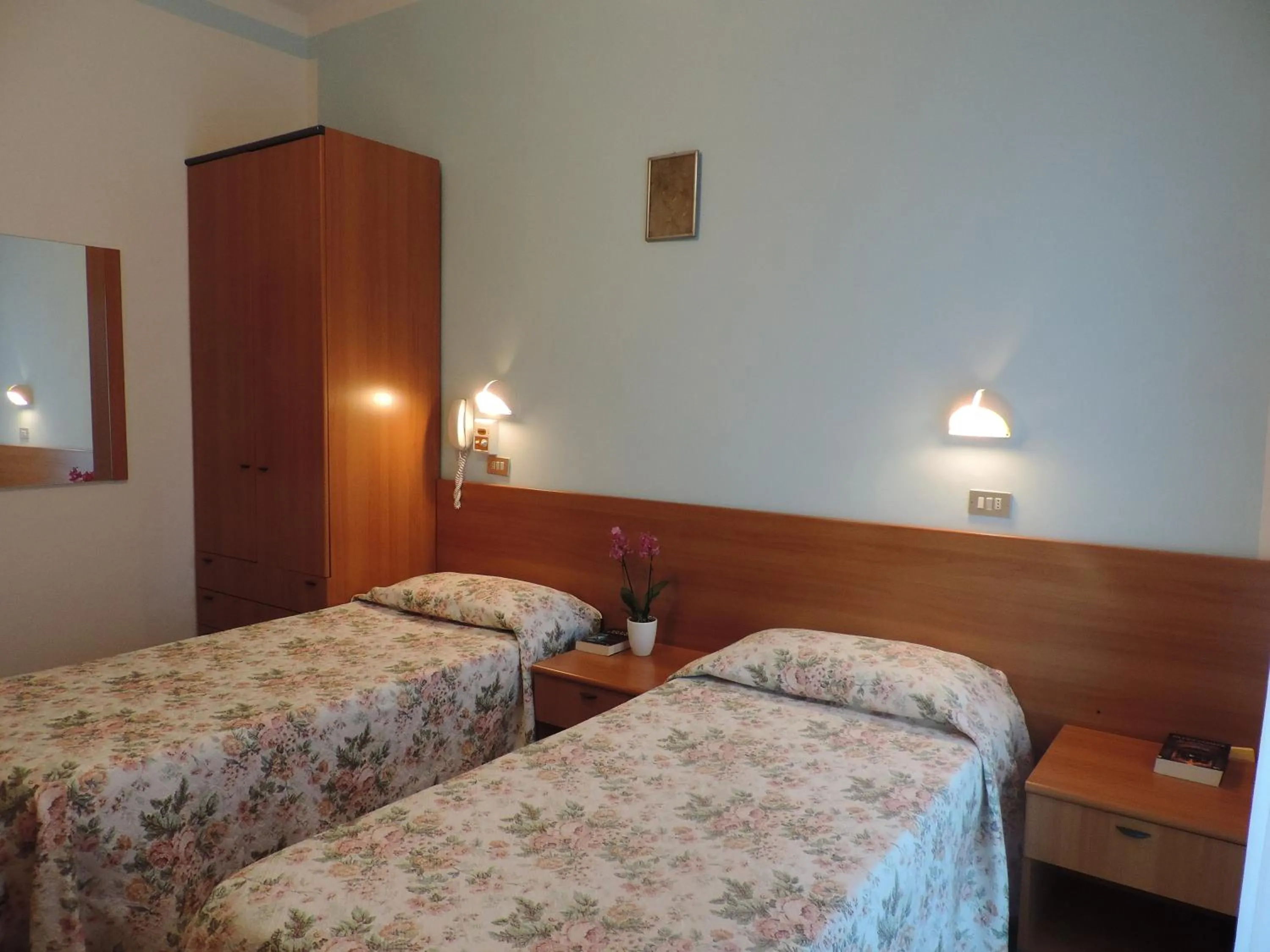 Photo of the whole room in Hotel Liliana