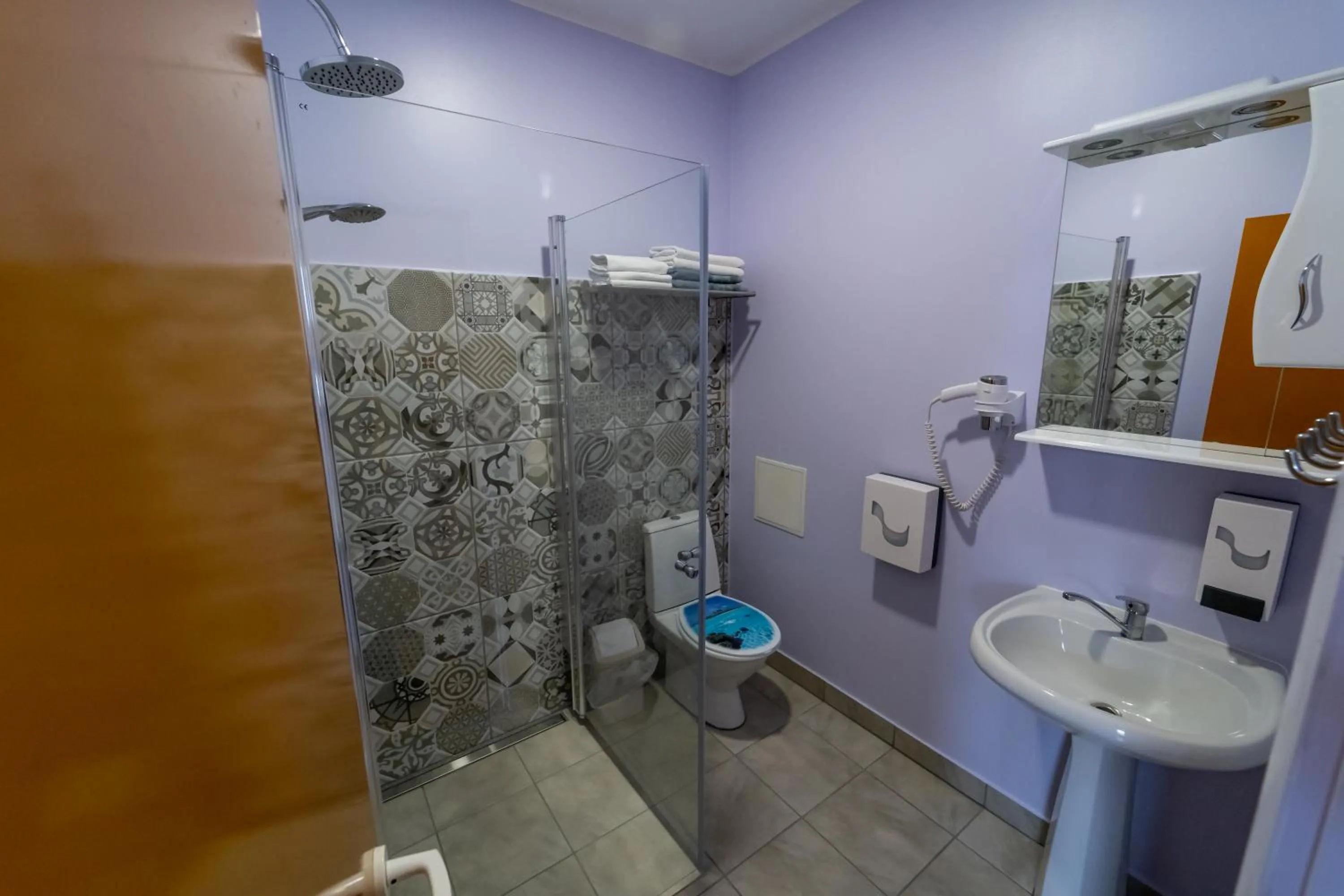 Shower in Hotel Mare & Restaurant