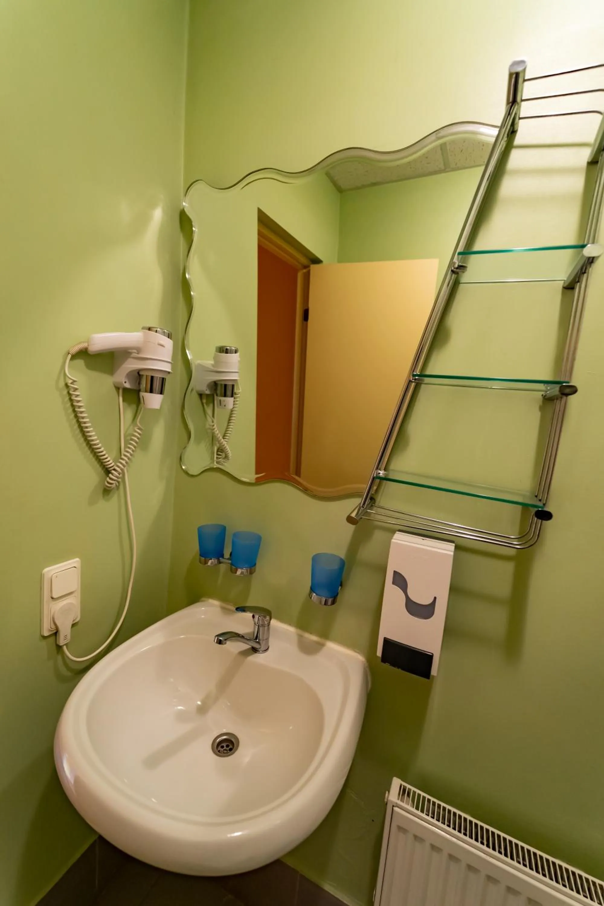 Shower in Hotel Mare & Restaurant