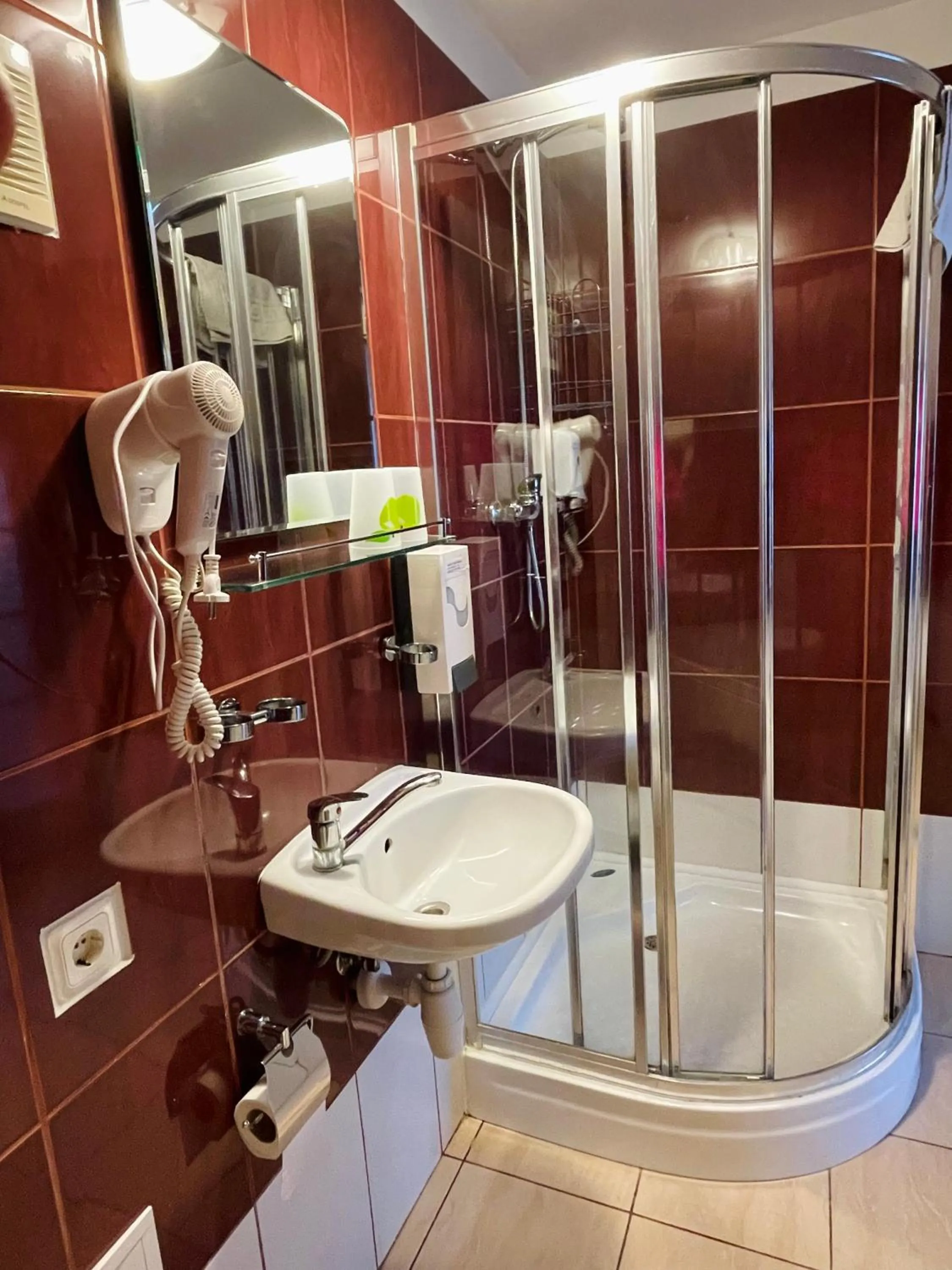Shower in Hotel Mare & Restaurant