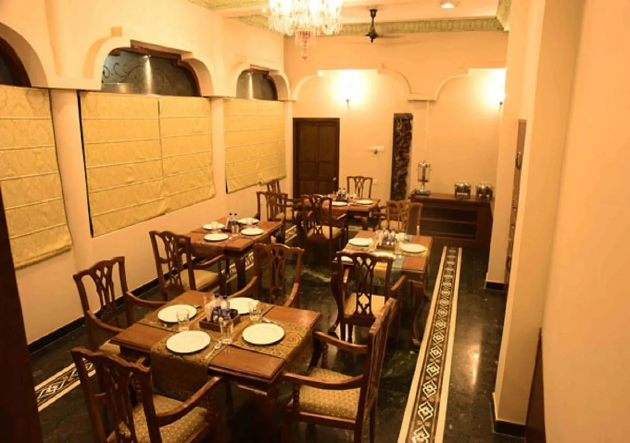 Restaurant/places to eat in Vijaigarh Kothi - Heritage boutique