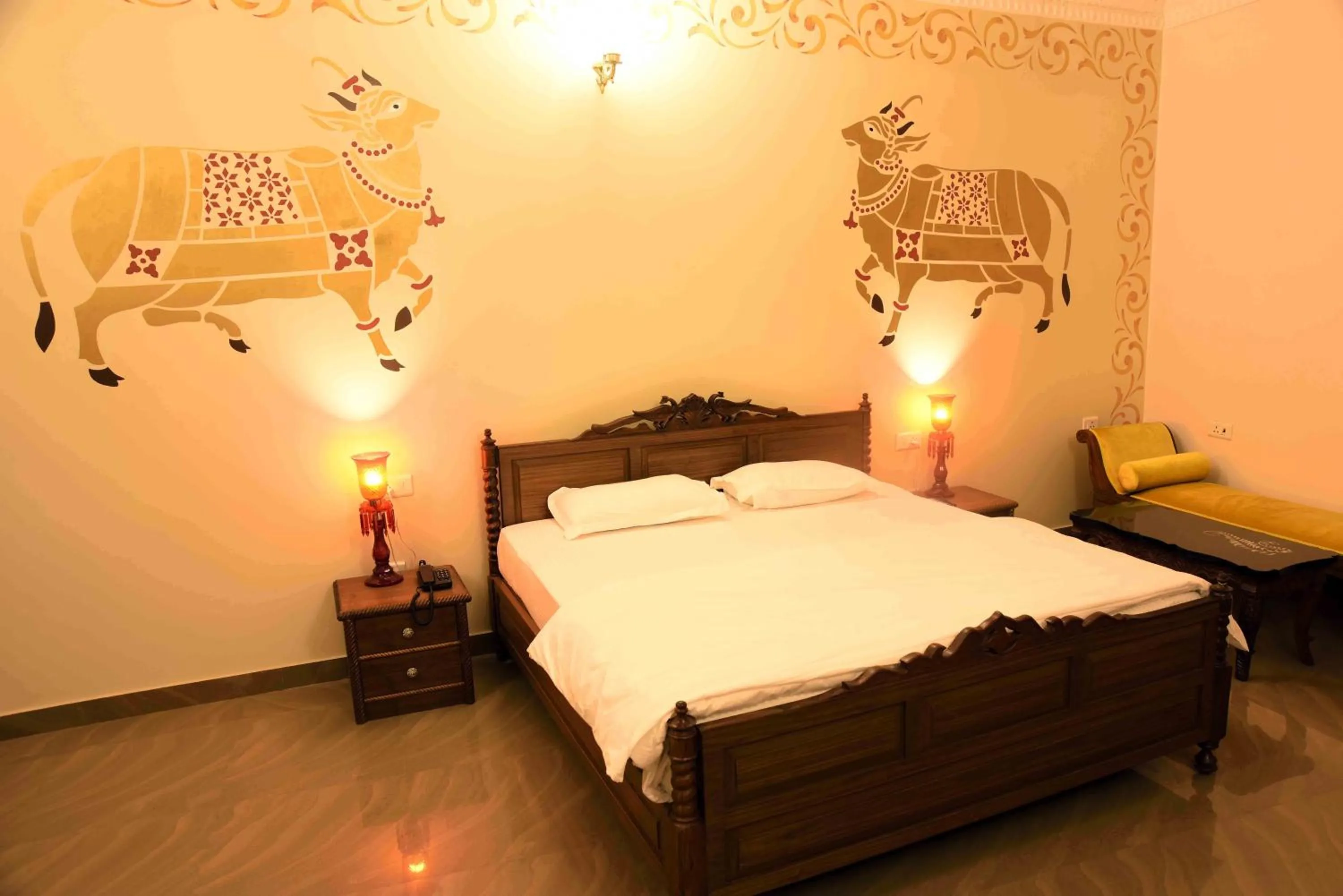 Bed in Vijaigarh Kothi - Heritage boutique