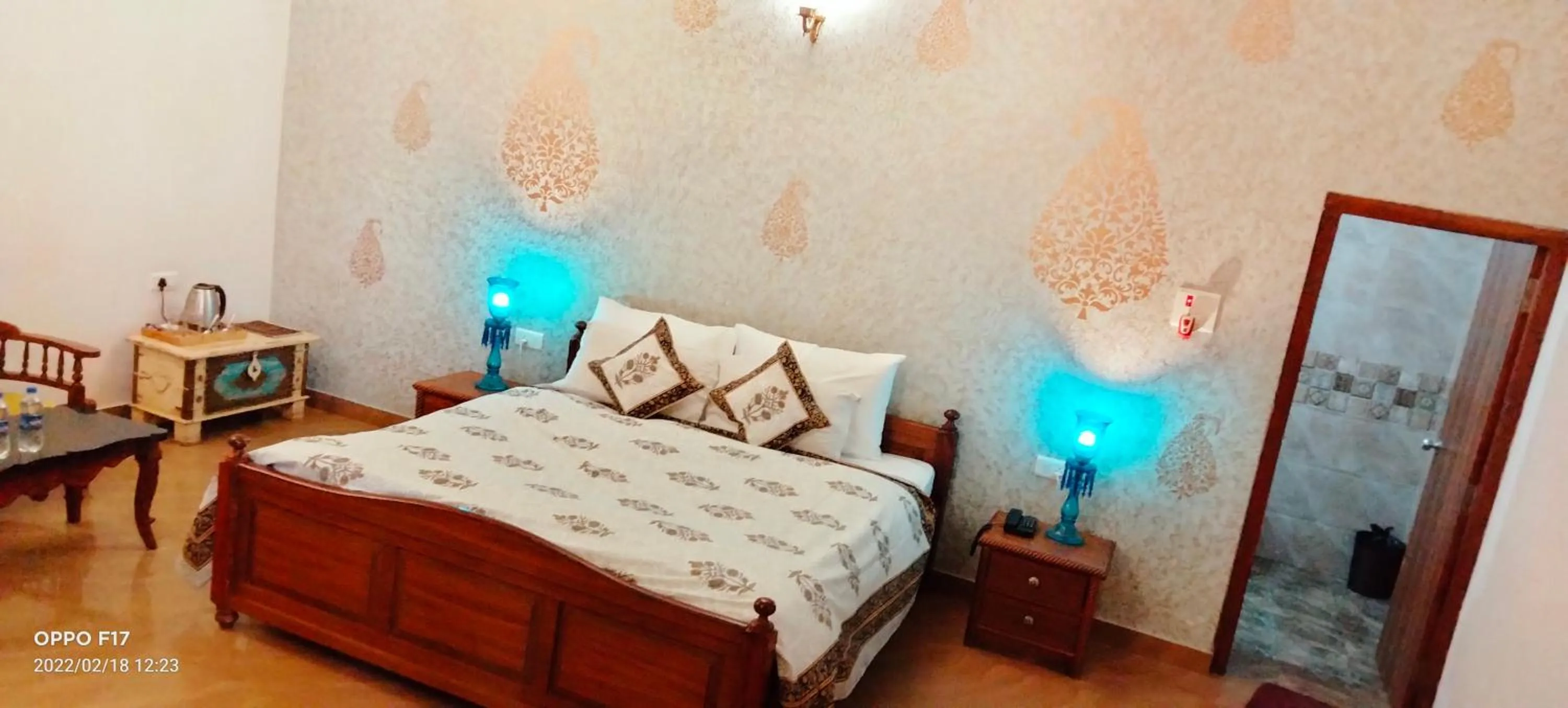 Bed in Vijaigarh Kothi - Heritage boutique