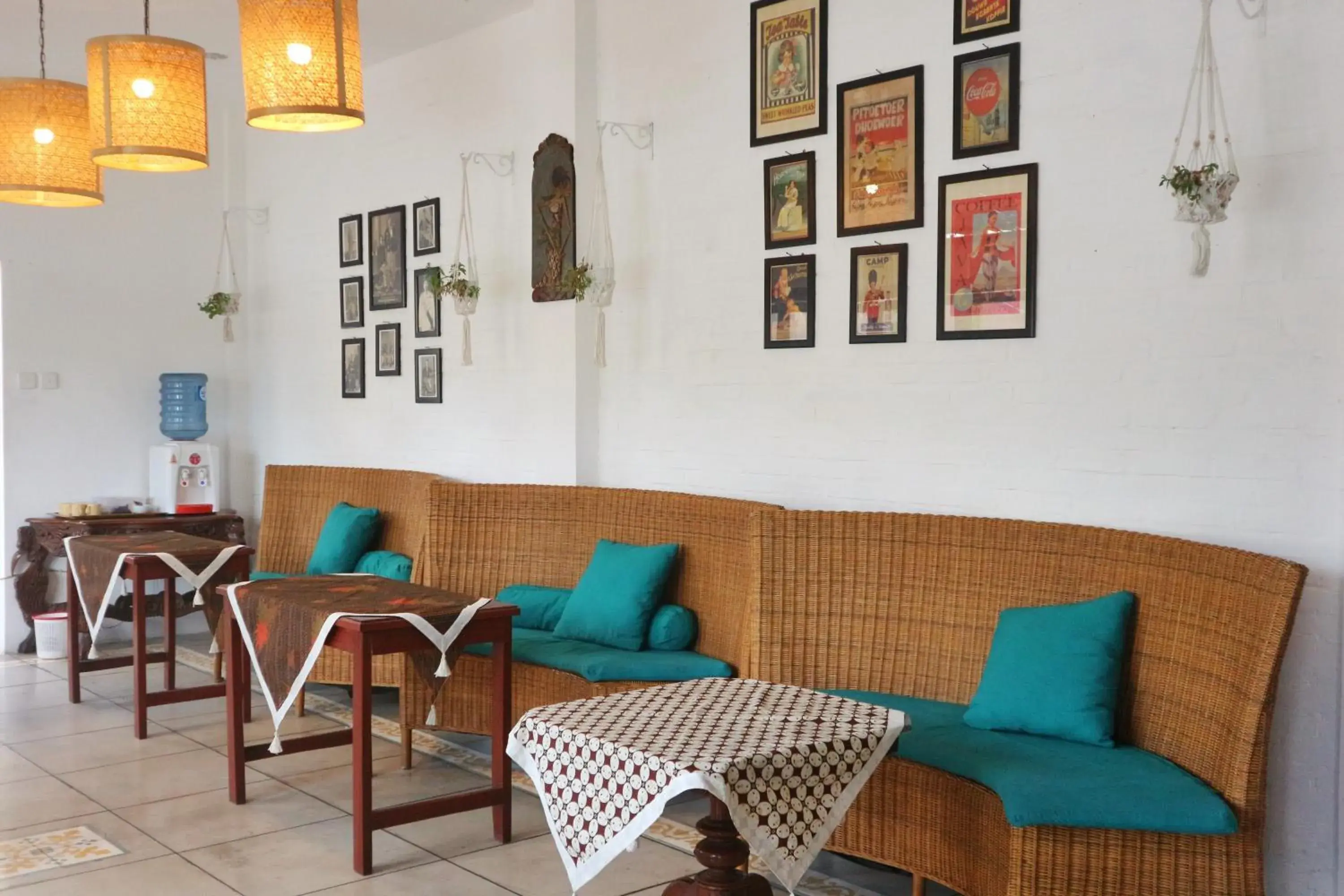 Restaurant/places to eat in Hinggil Homestay Syariah Malioboro Yogya Mitra RedDoorz Restaurant/places to eat in Hinggil Homestay Syariah Malioboro Yogya Mitra RedDoorz