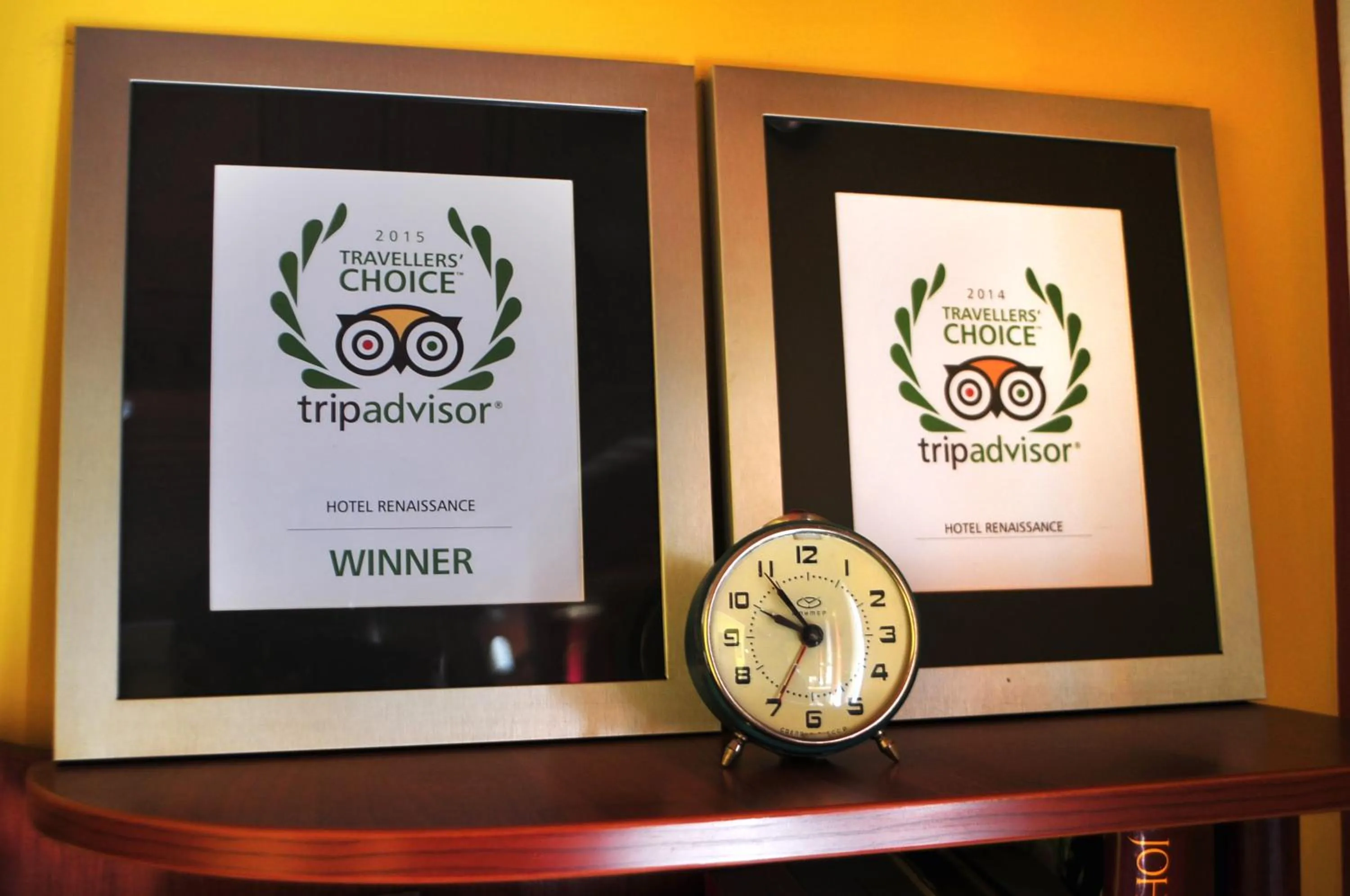 Logo/Certificate/Sign in Family Hotel at Renaissance Square