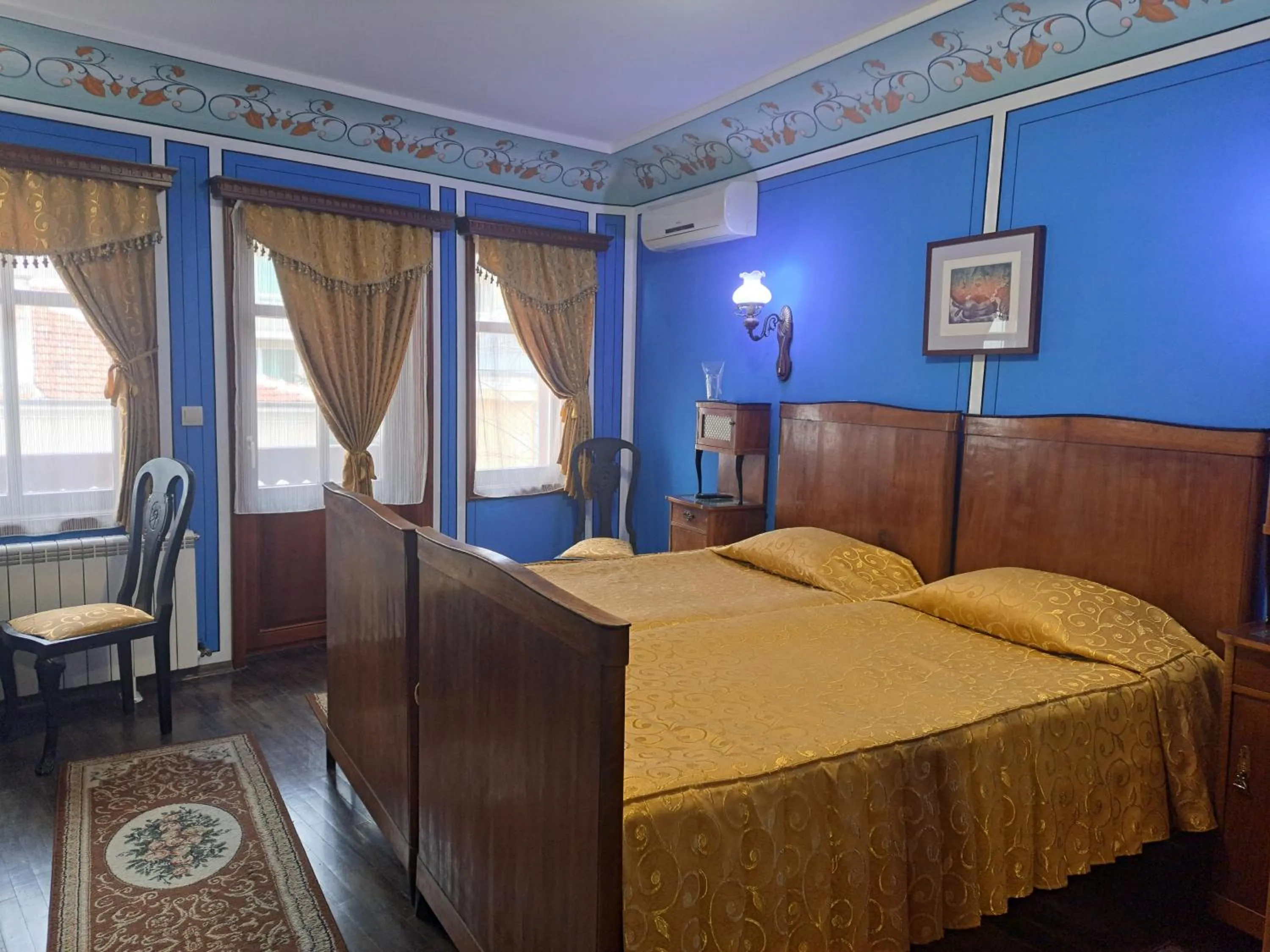 Deluxe Double or Twin Room with Balcony - single occupancy in Family Hotel at Renaissance Square