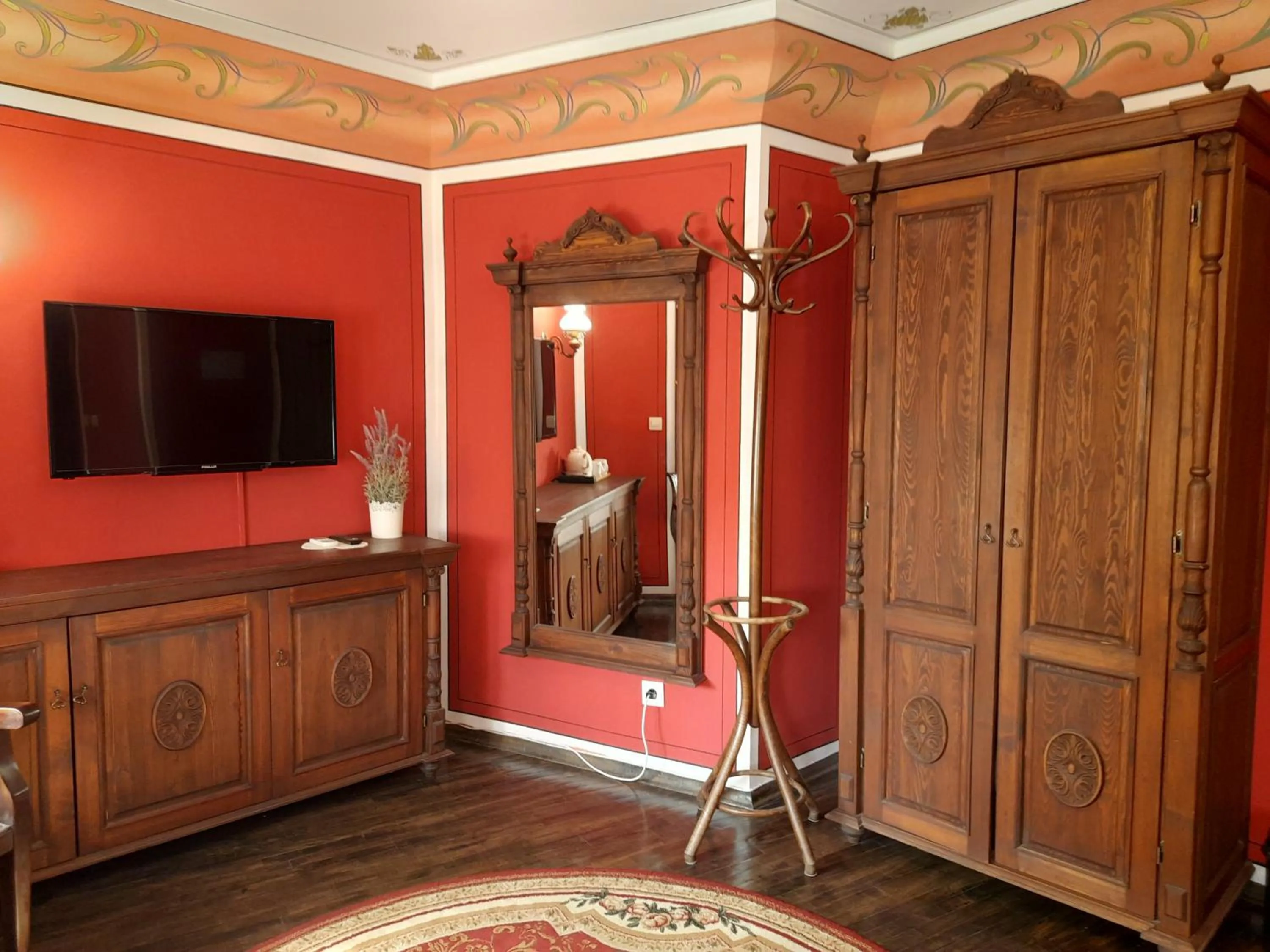 TV and multimedia in Family Hotel at Renaissance Square