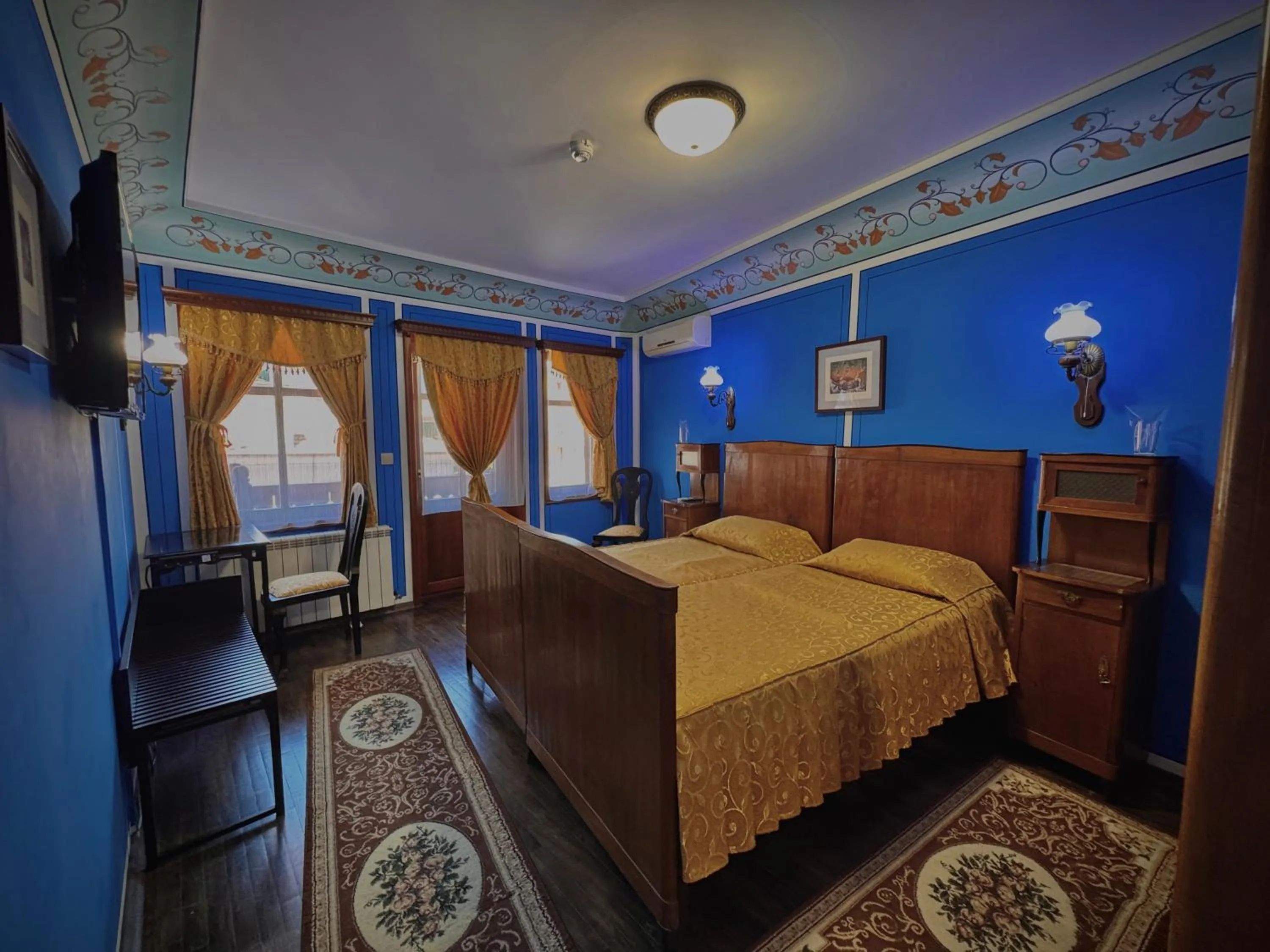 Bed in Family Hotel at Renaissance Square