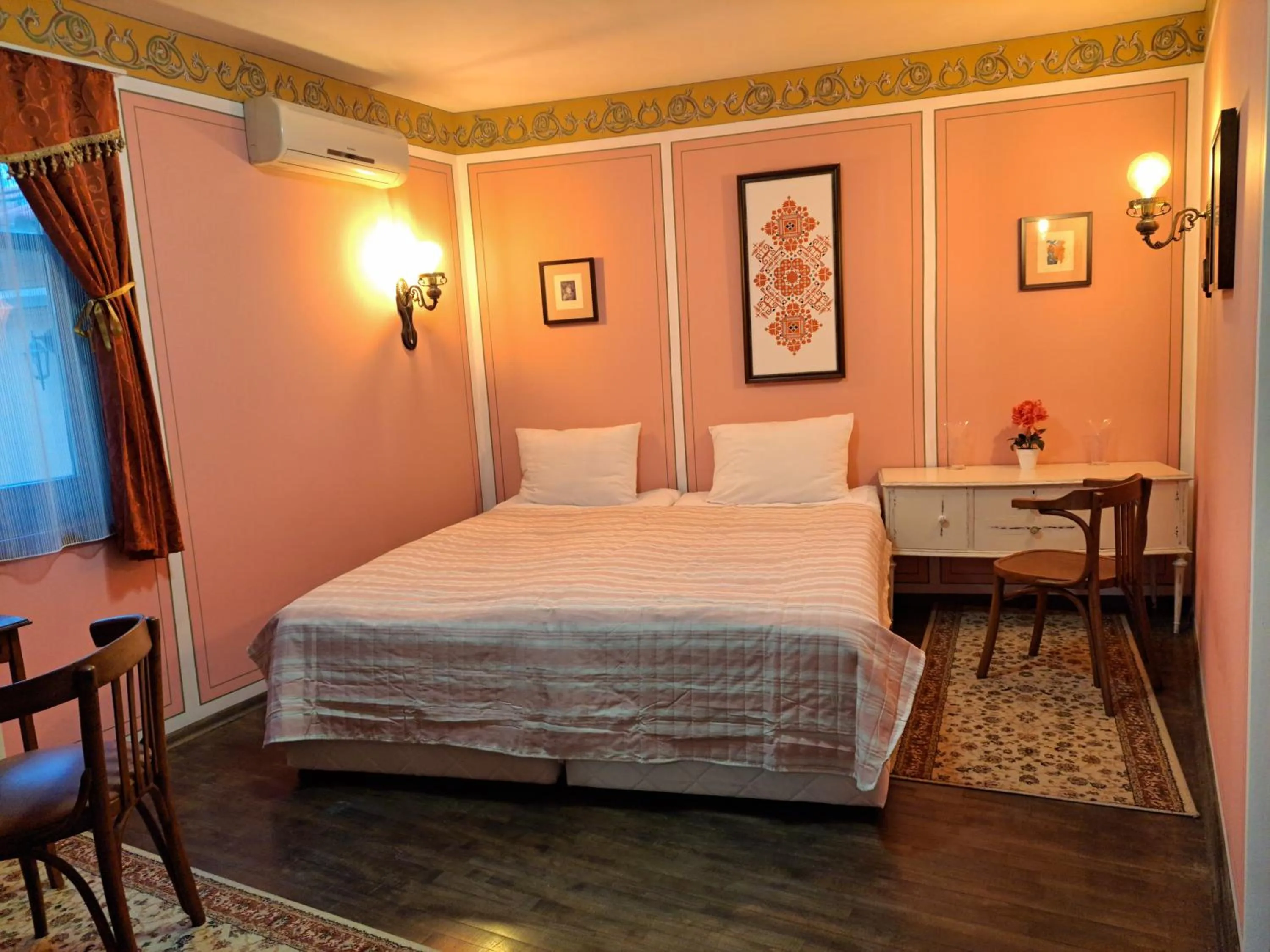 Bedroom, Bed in Family Hotel at Renaissance Square