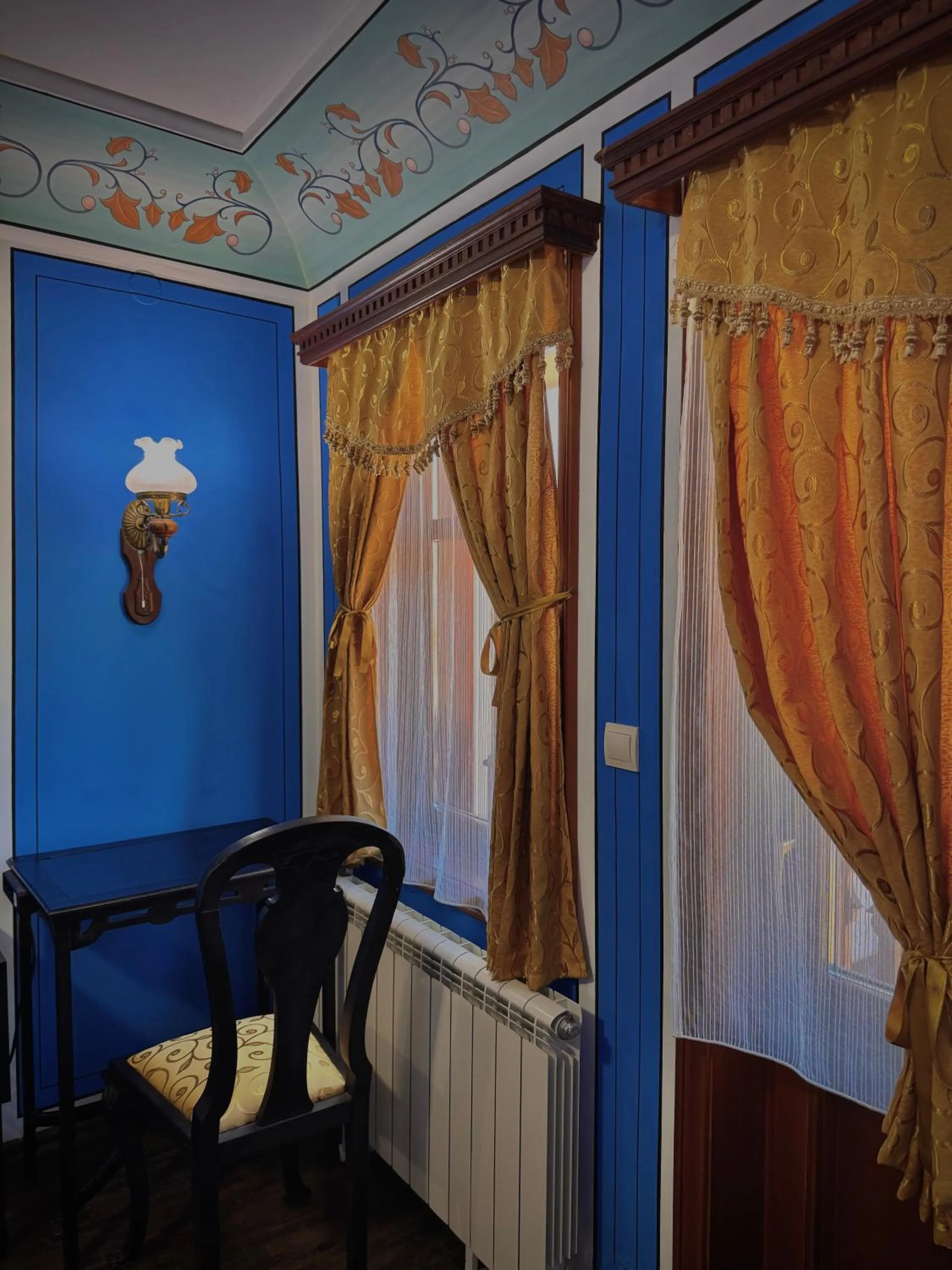 Family Hotel at Renaissance Square