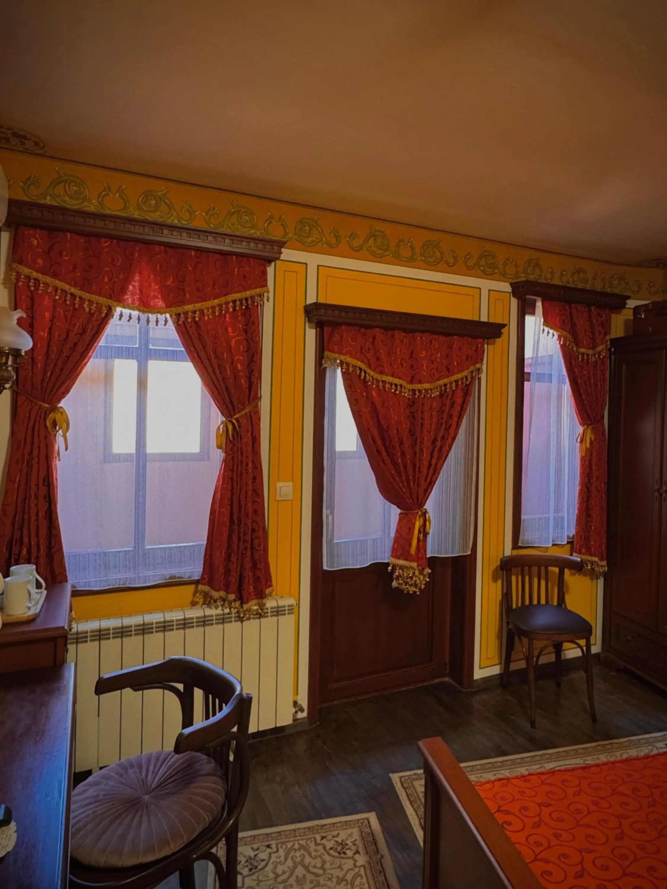 Family Hotel at Renaissance Square