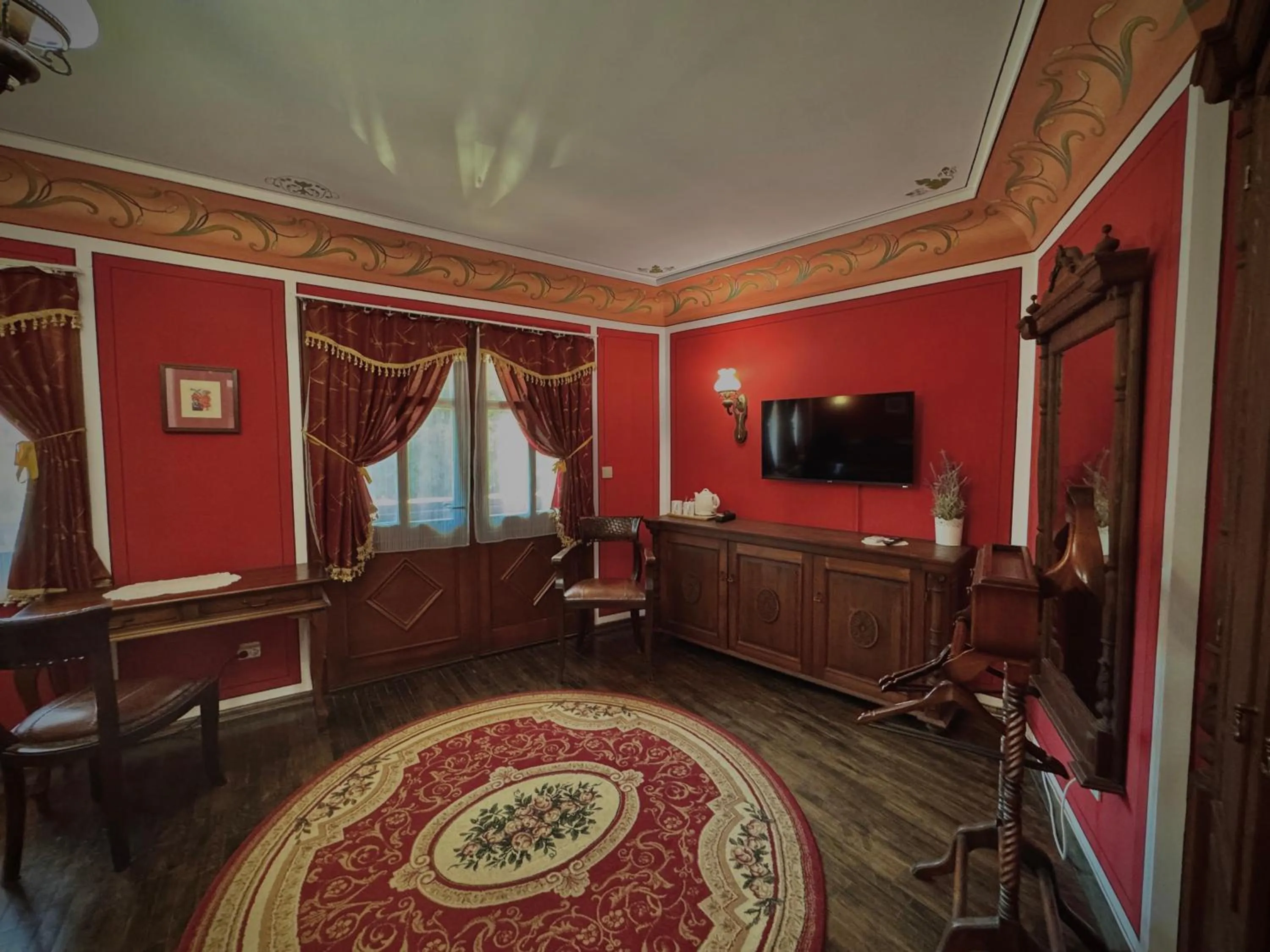 Family Hotel at Renaissance Square